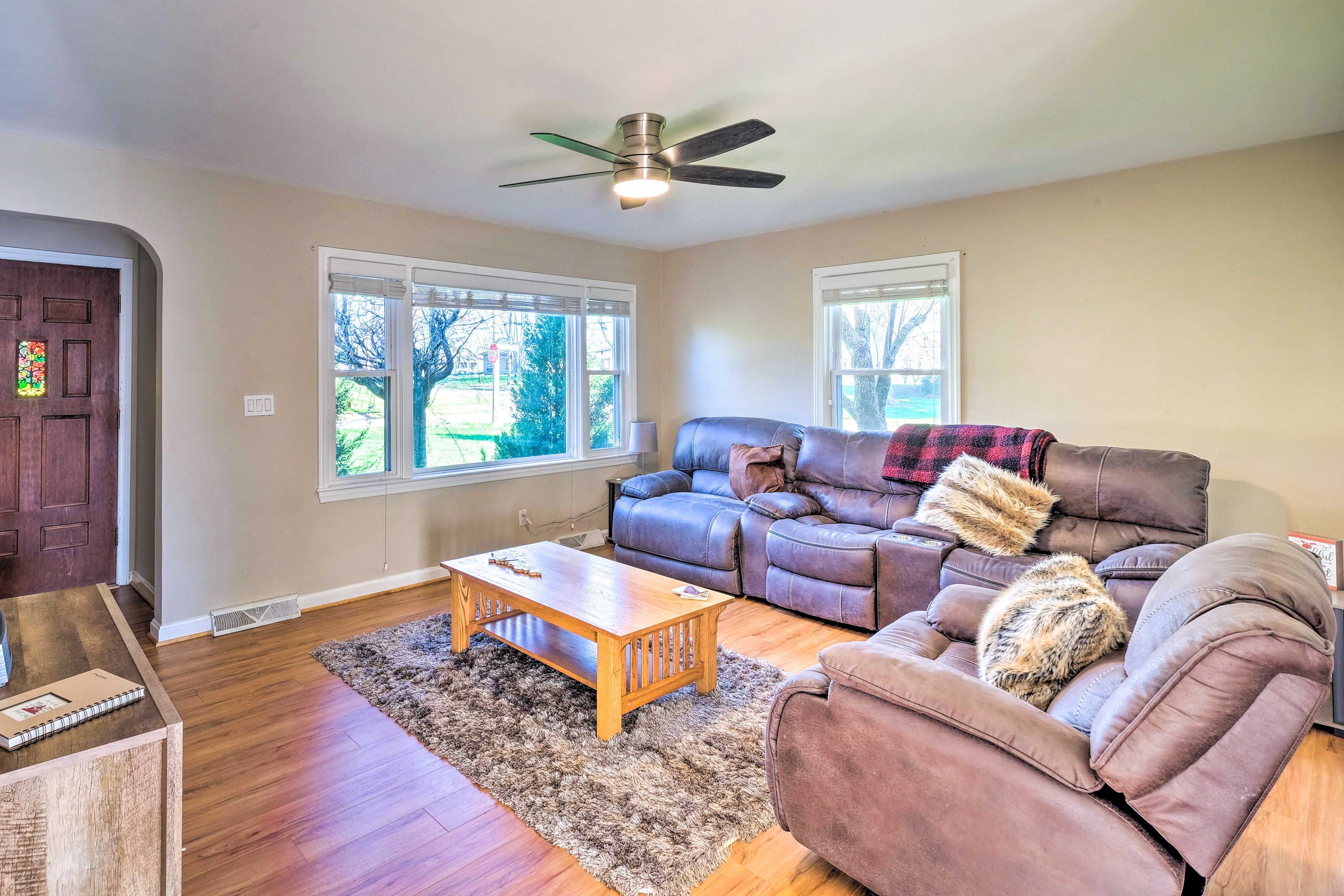 Living Room | Free WiFi | Smart TV