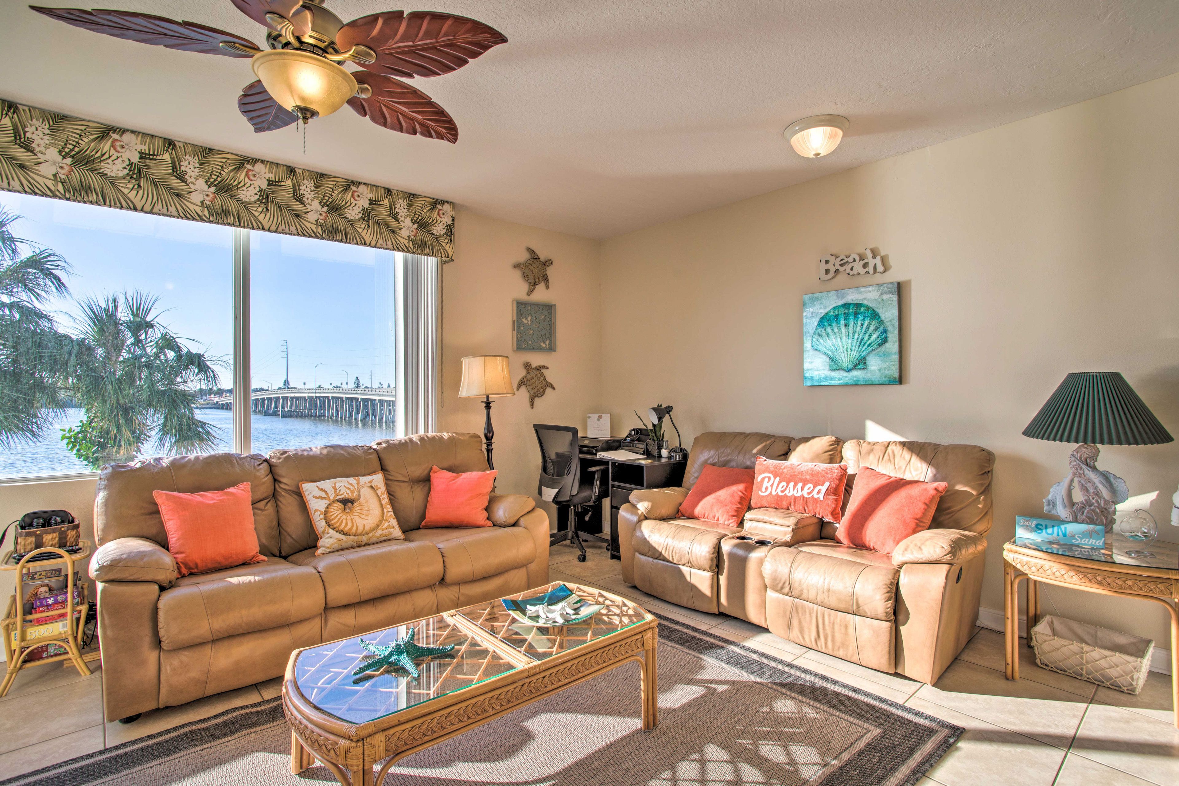 Living Room | Laptop Friendly