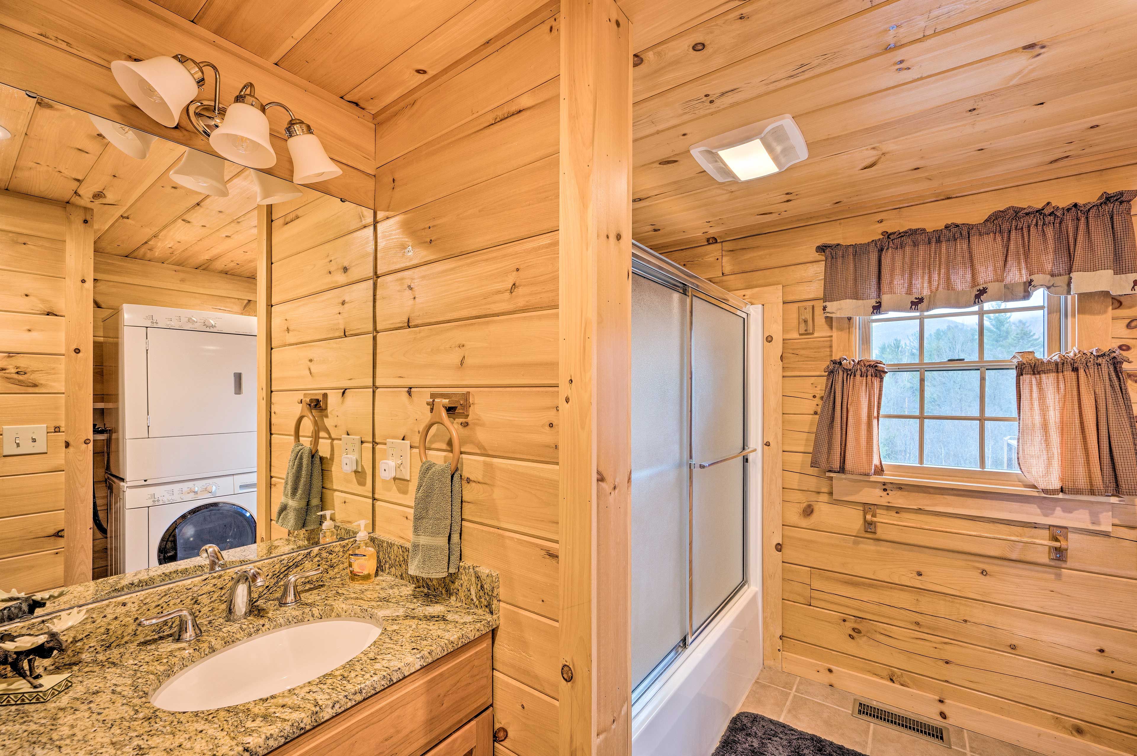Full Bathroom | Main Floor