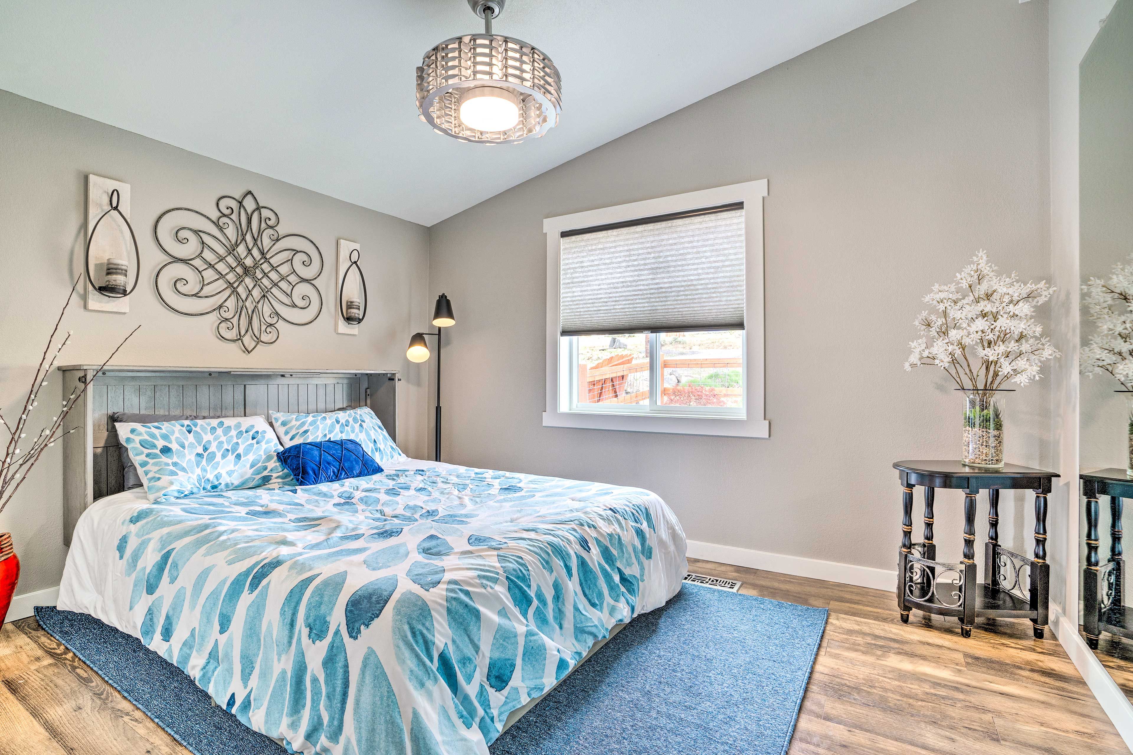 Bedroom 2 | Queen Bed | Main Floor | Central Heating