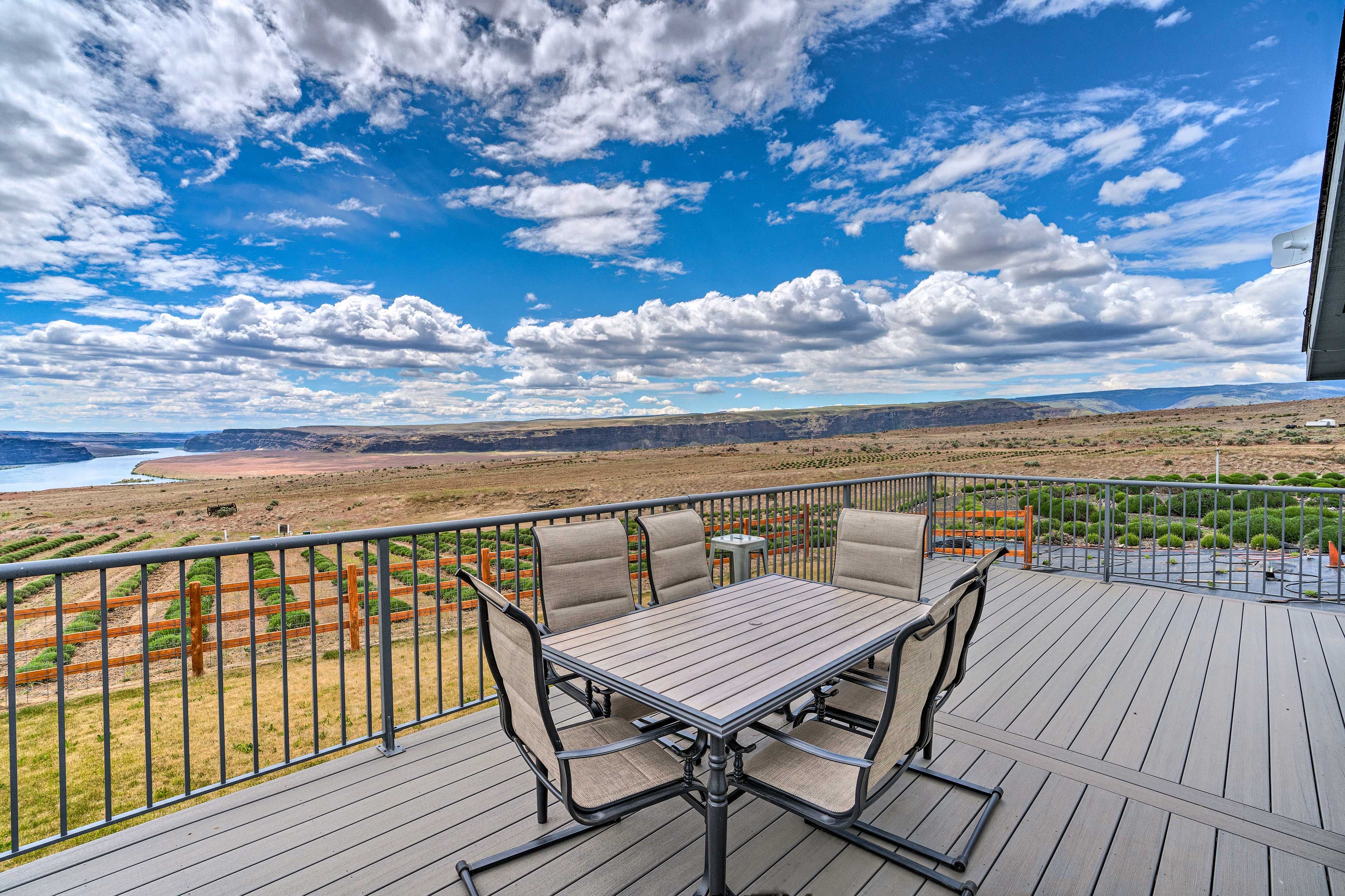 Backyard Patio | Gas Grill | Marina & Boating Access