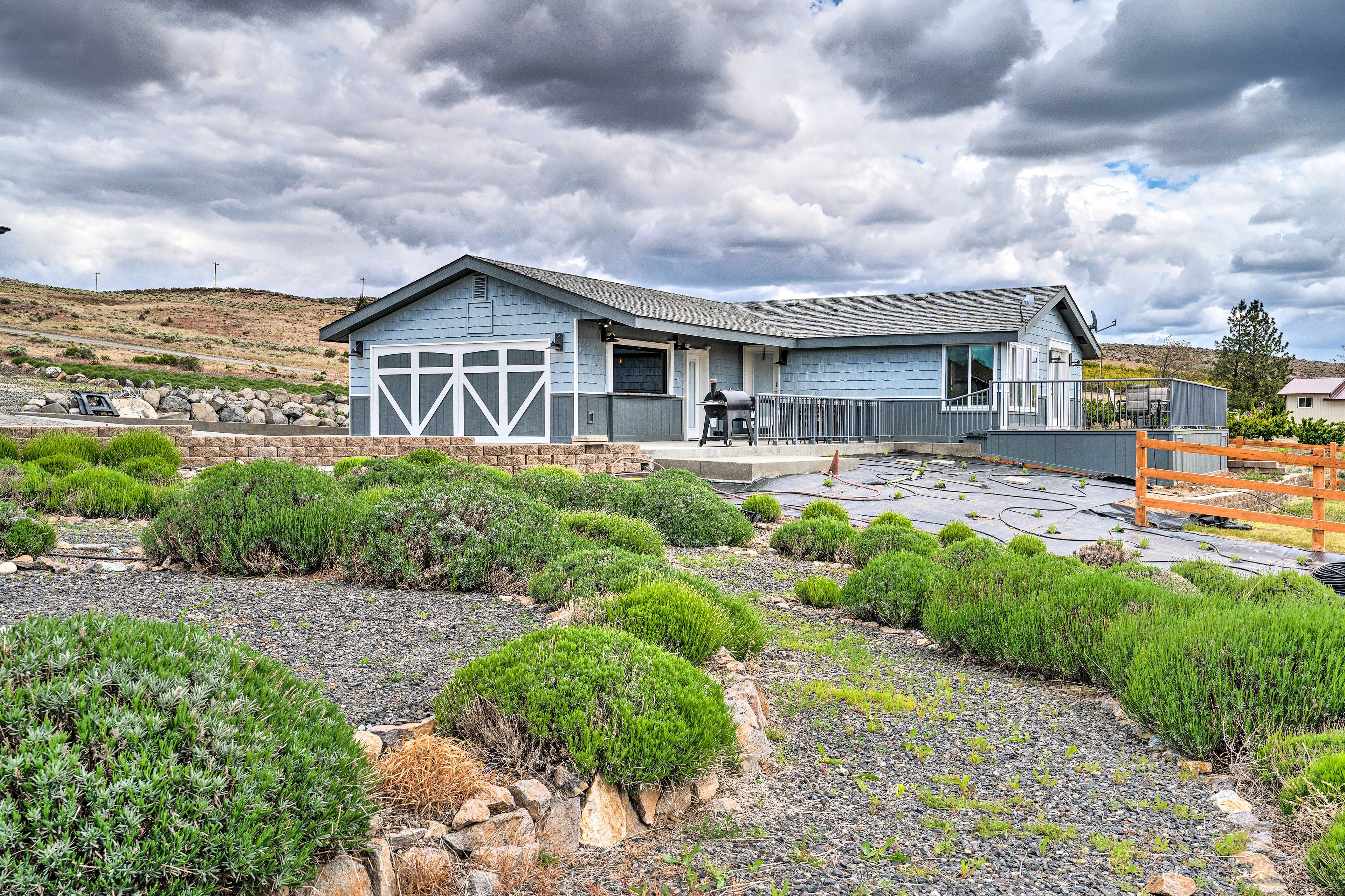 Home Exterior | Lavender Farm | 24.5 Mi to Gorge Amphitheatre