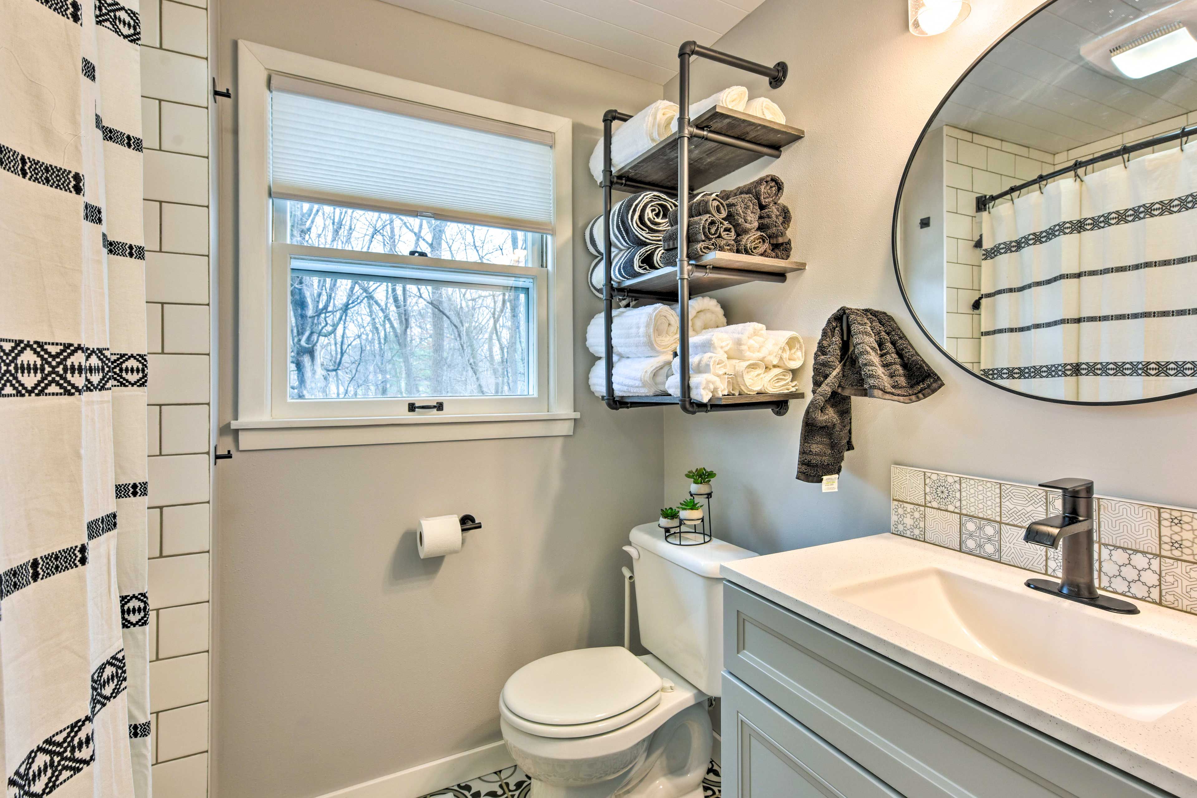 Full Bathroom | Main Level