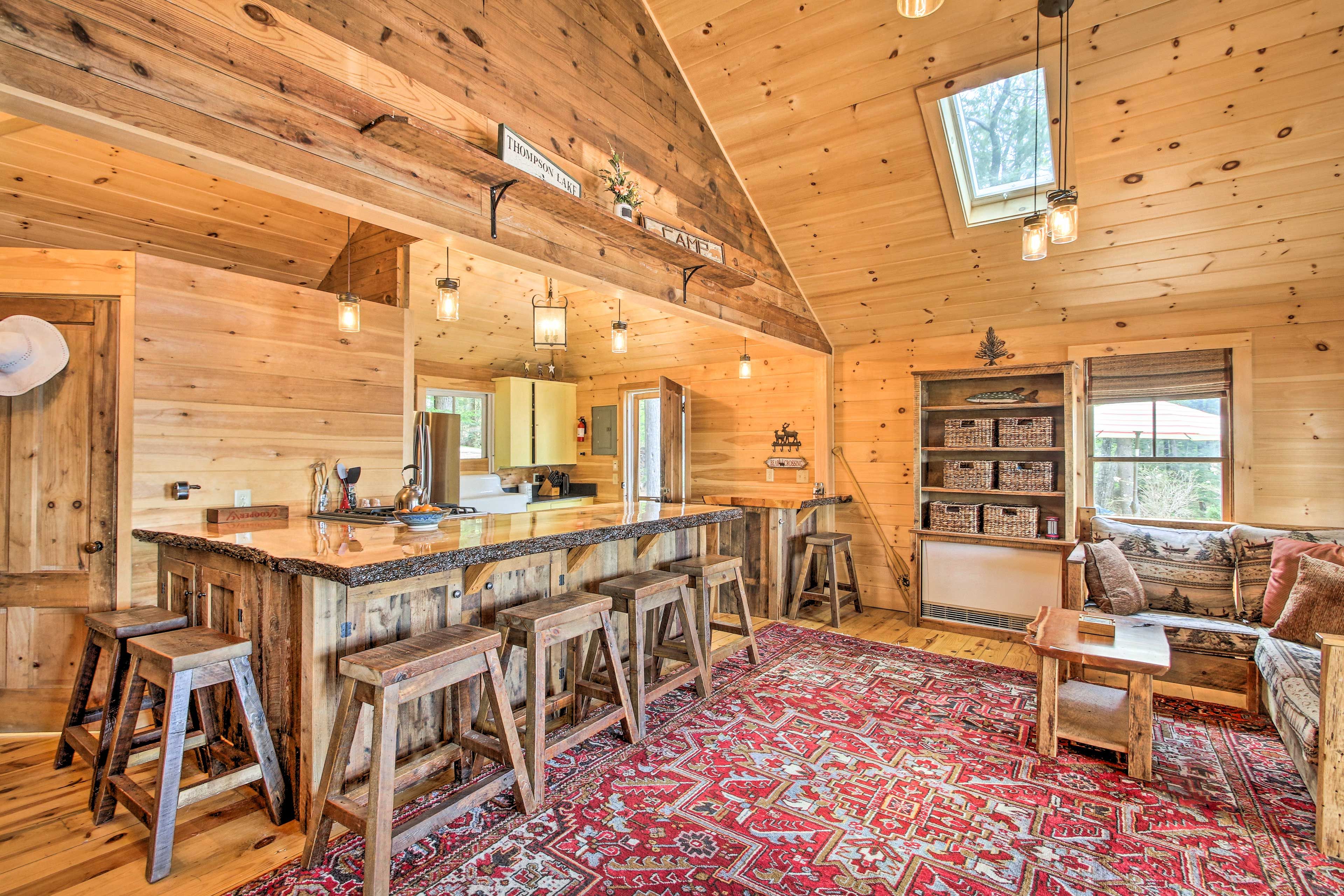 7-Person Breakfast Bar