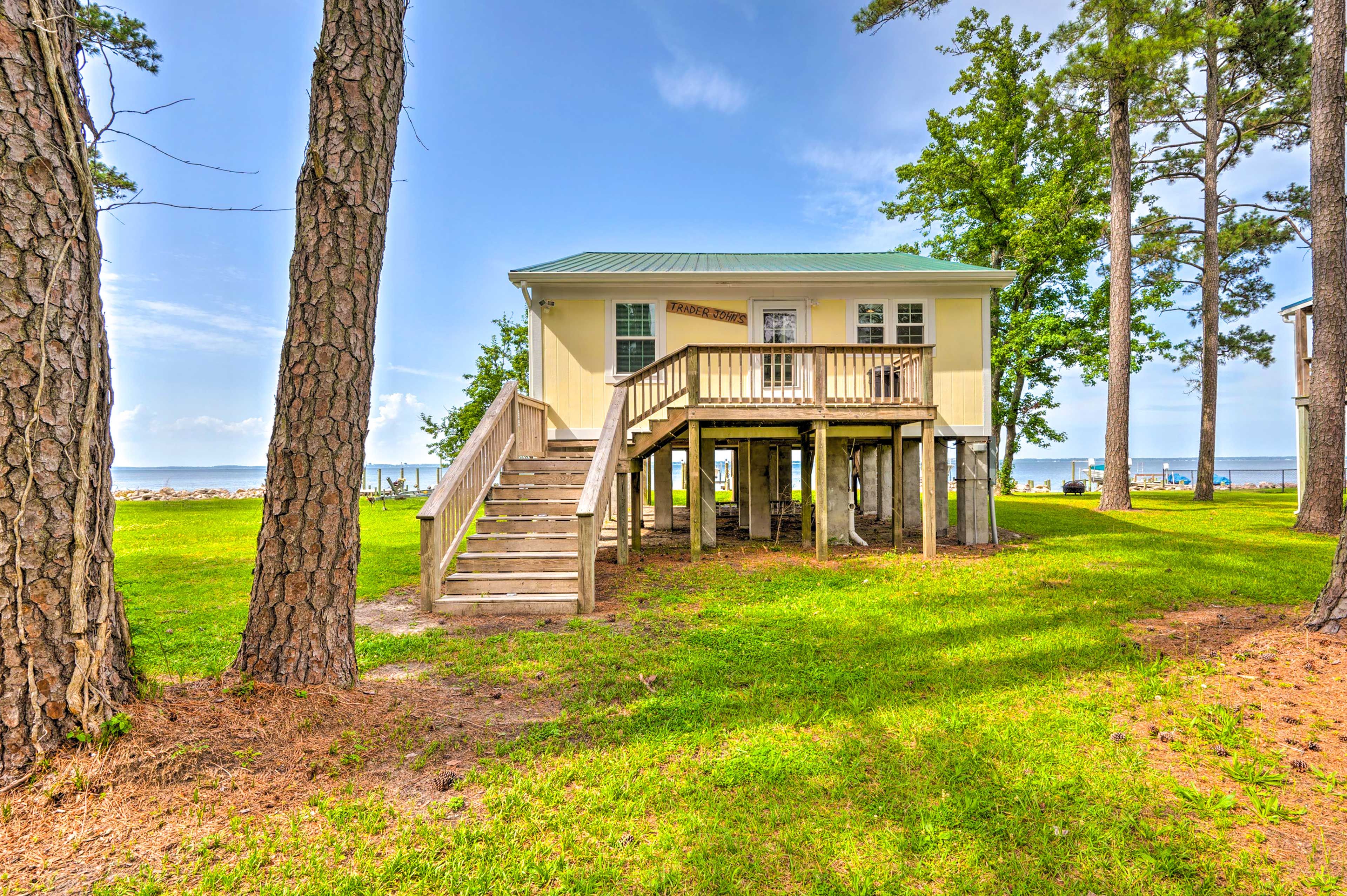 Aurora Vacation Rental | 3BR | 1.5BA | 1,100 Sq Ft | Stairs Required