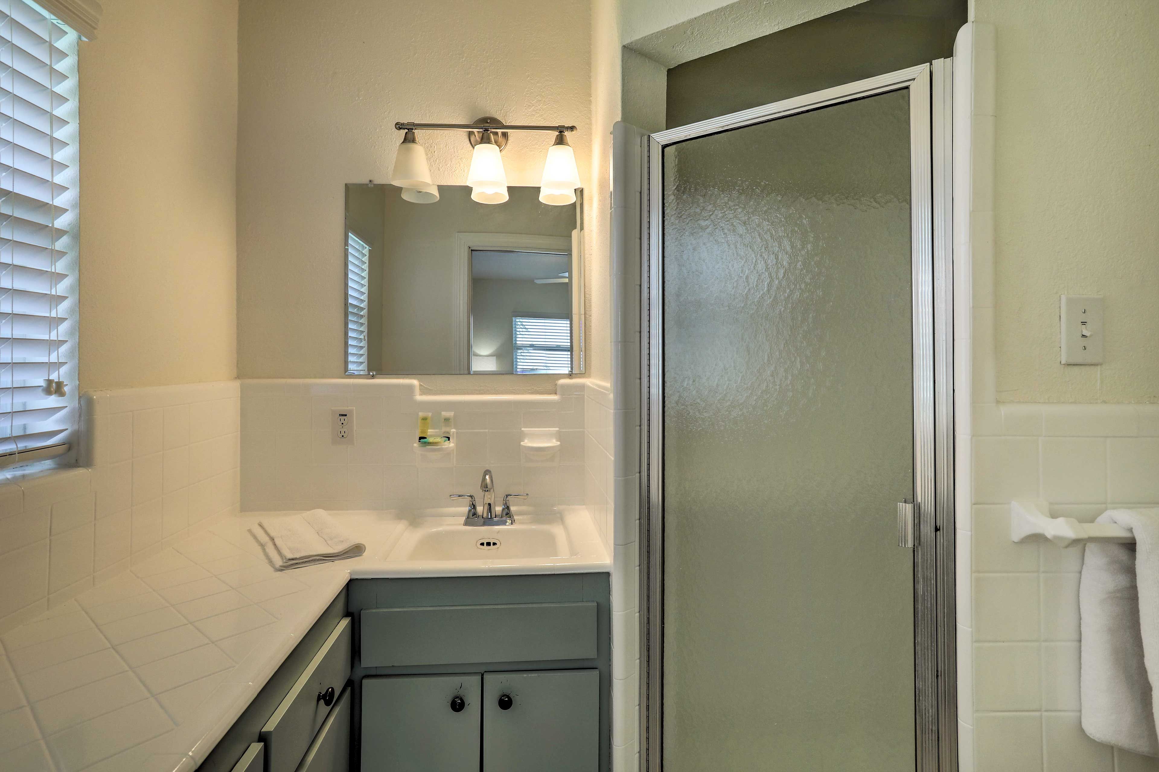 En-Suite Bathroom | Towels Provided