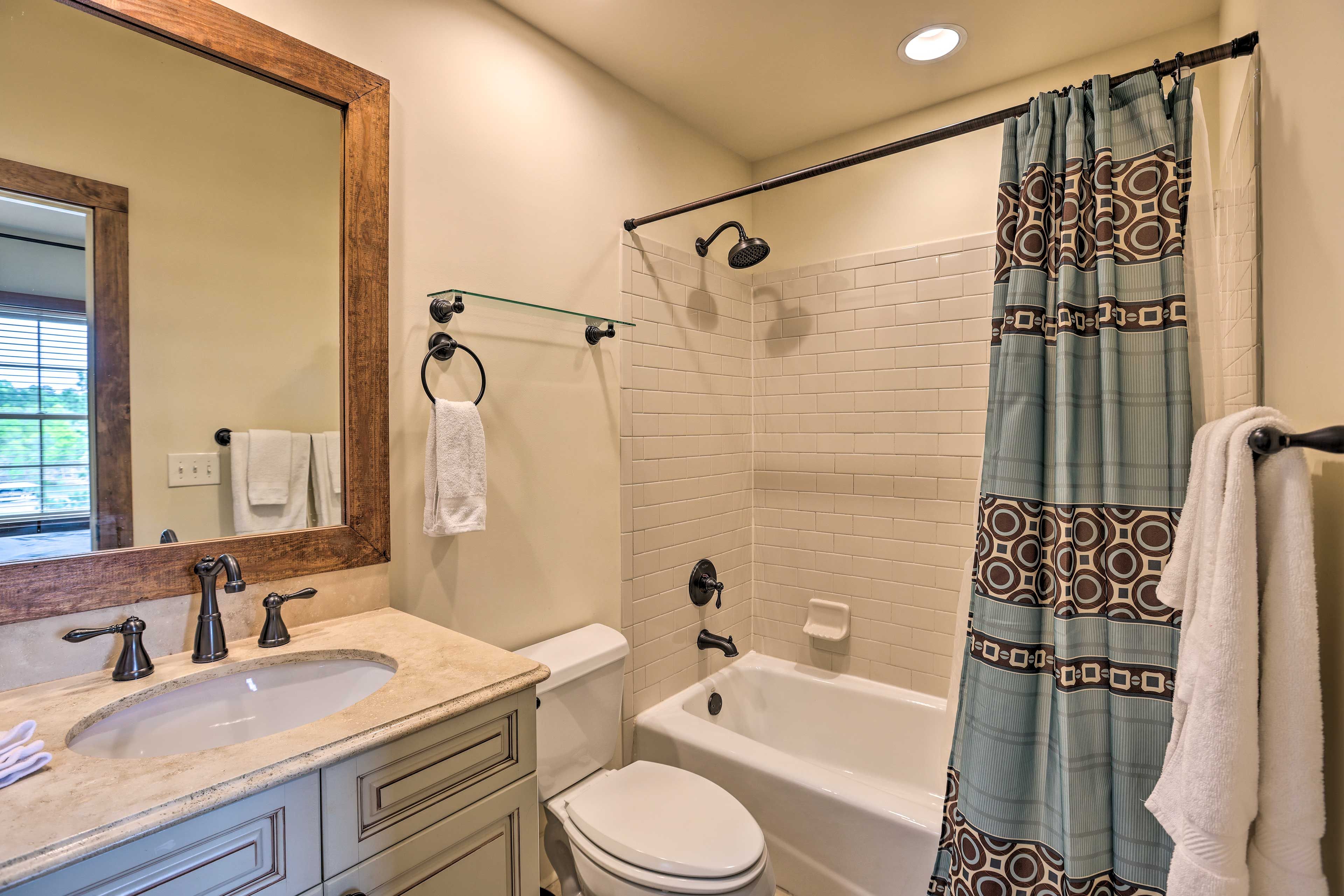 En-Suite Bathroom | Complimentary Toiletries