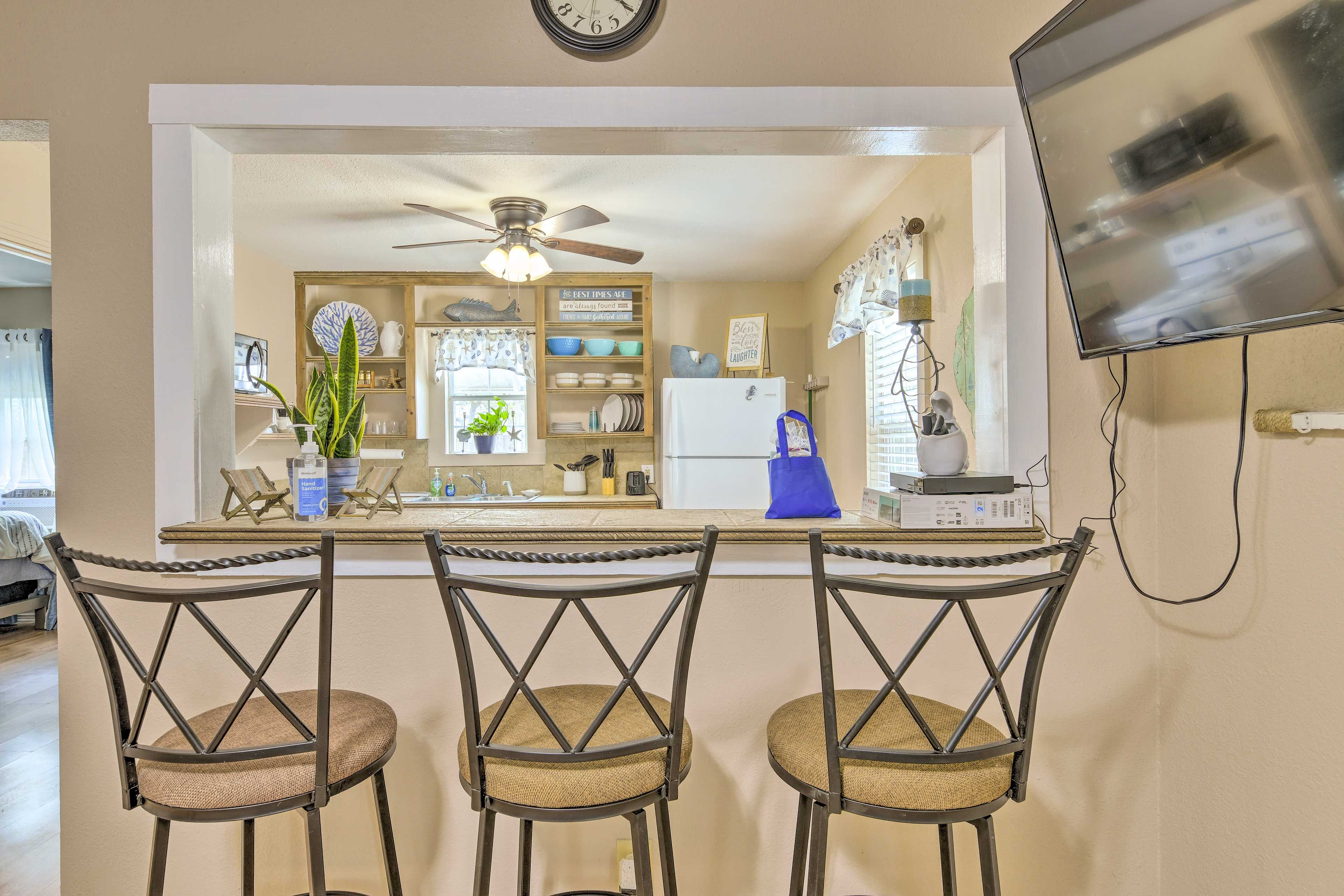 Living Room | Bar Seating