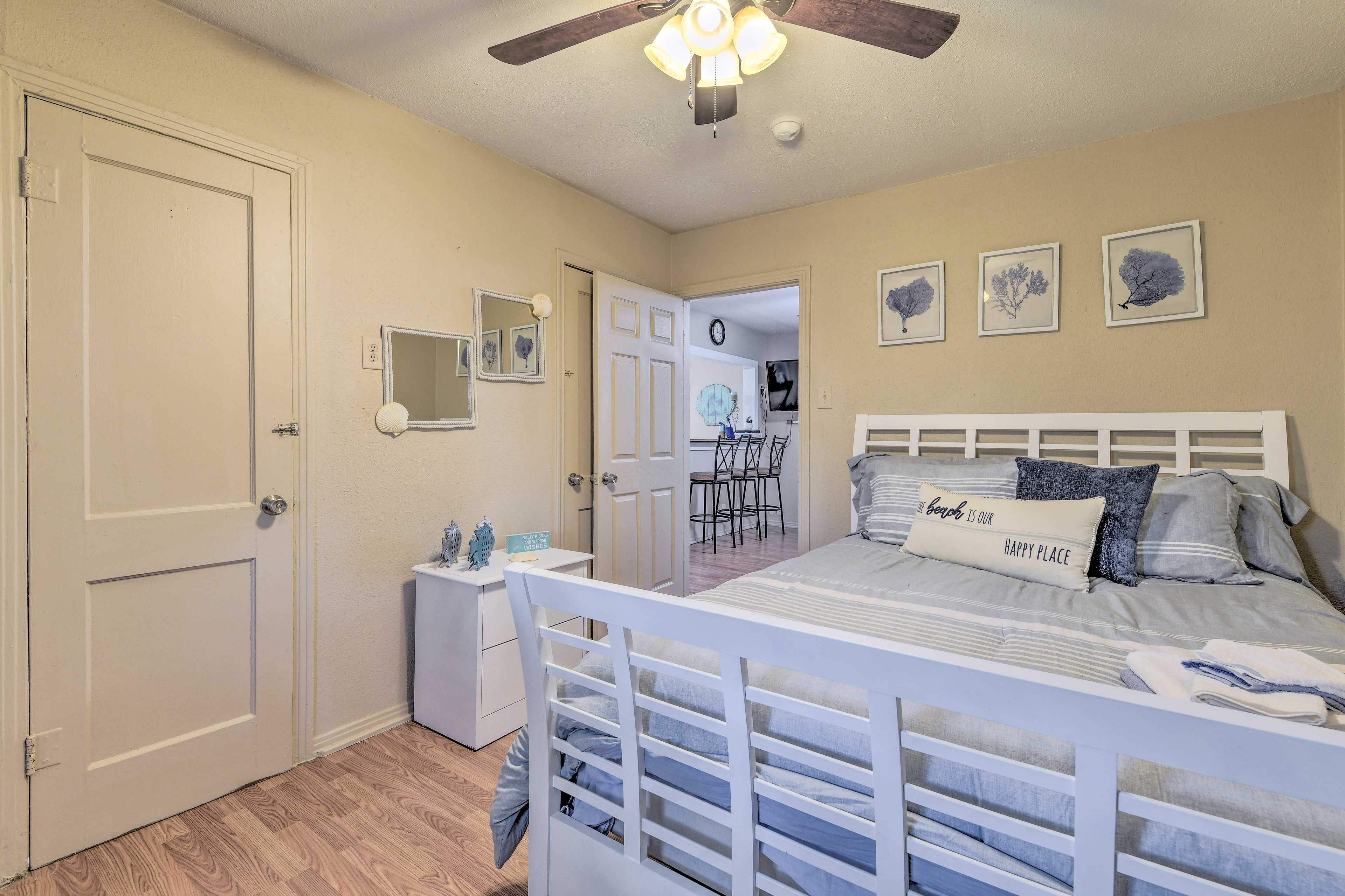 Bedroom 1 | Linens Provided