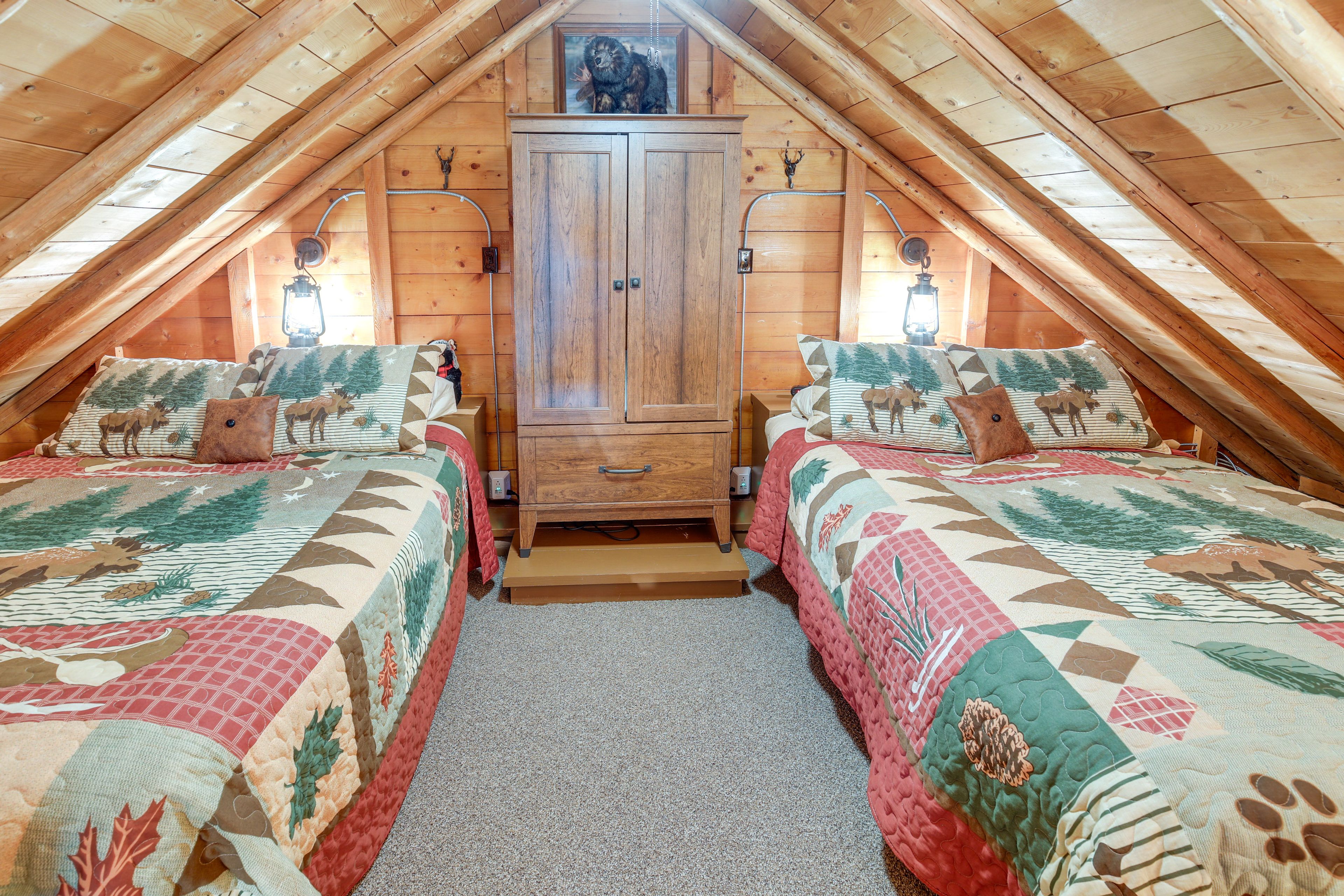 Loft | Full Bed | Queen Bed