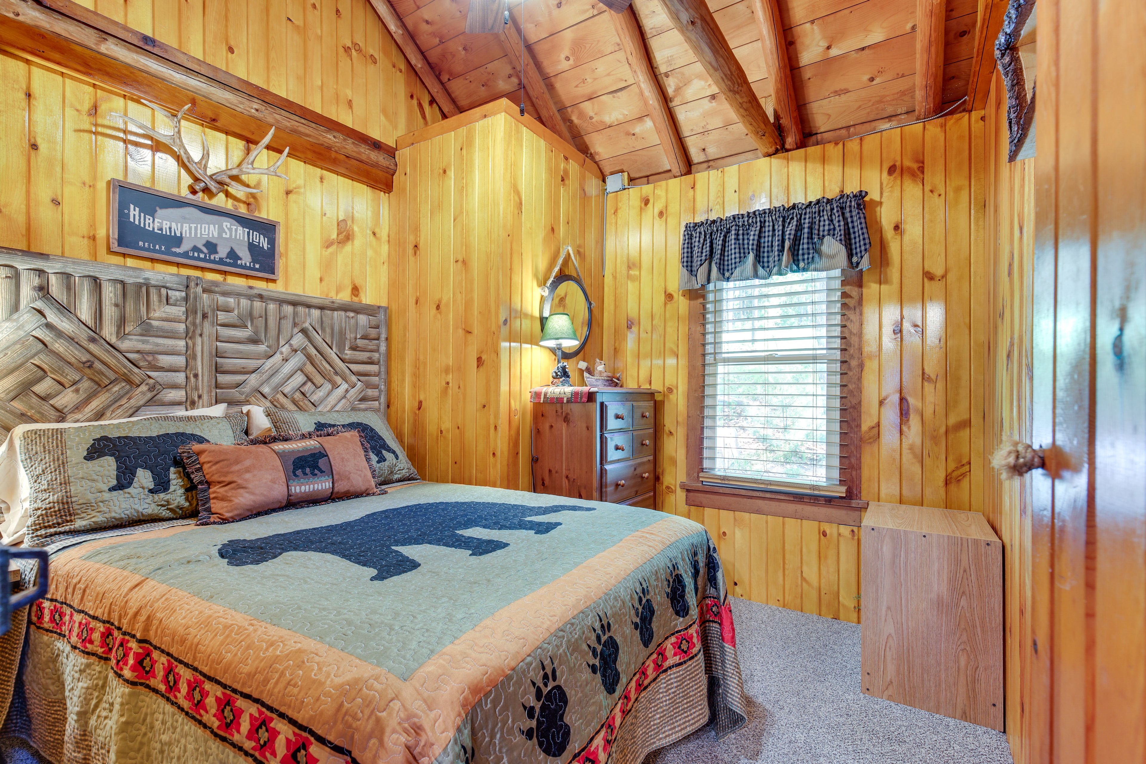 Bedroom 1 | Full Bed