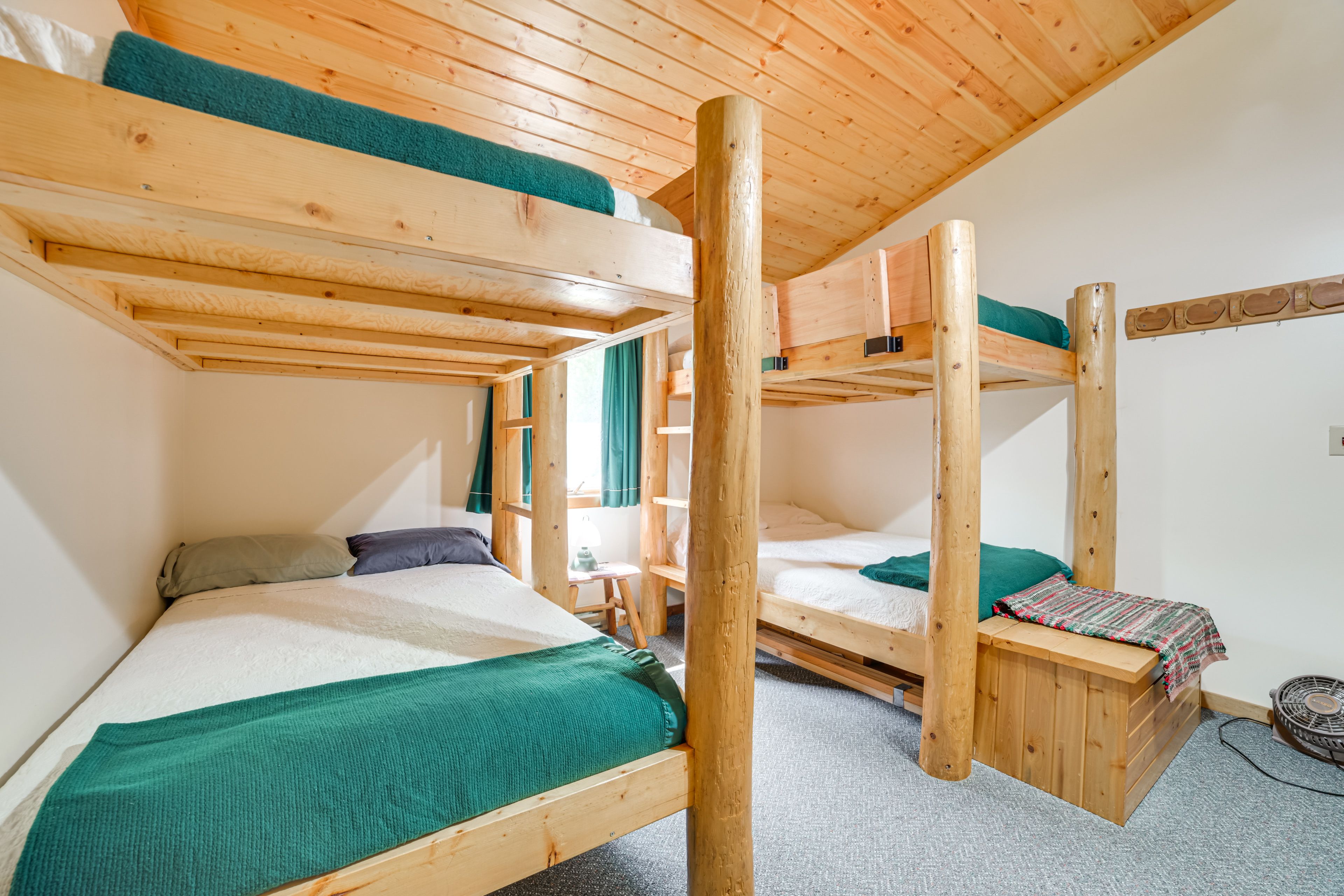 Bedroom 1 (Snowchaser) | 2 Full Bunk Beds | Linens Provided