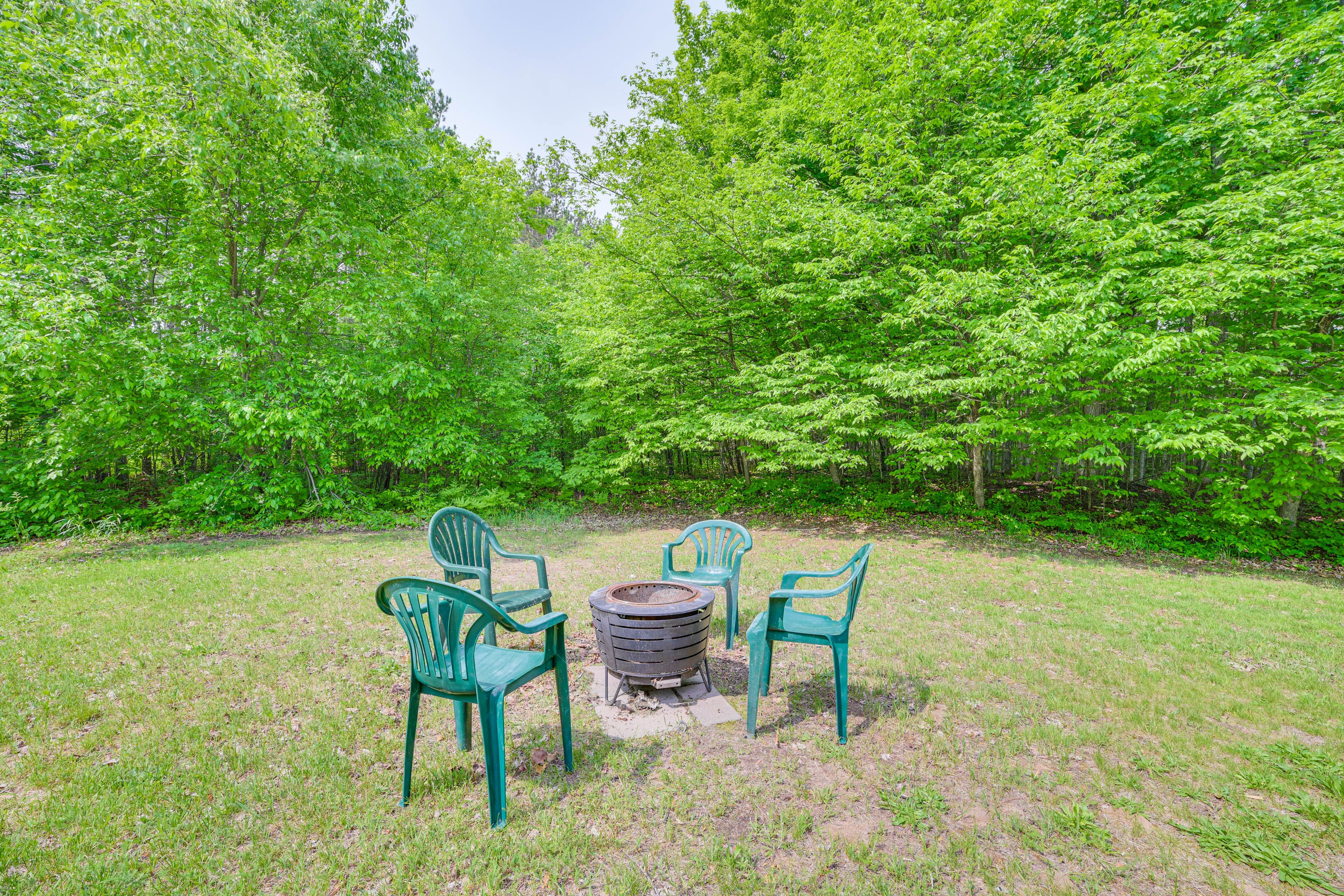 Yard | Fire Pit | Charcoal Grill