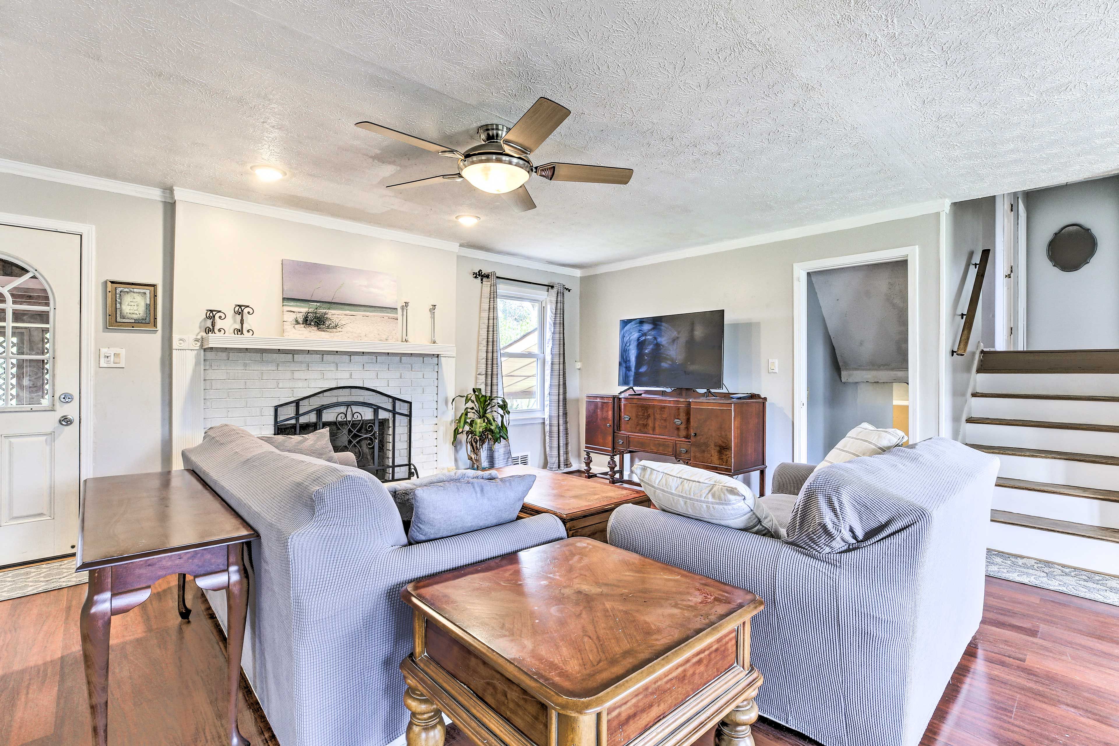 Living Room | Keyless Entry | Stairs Required to Reach Main Home Features