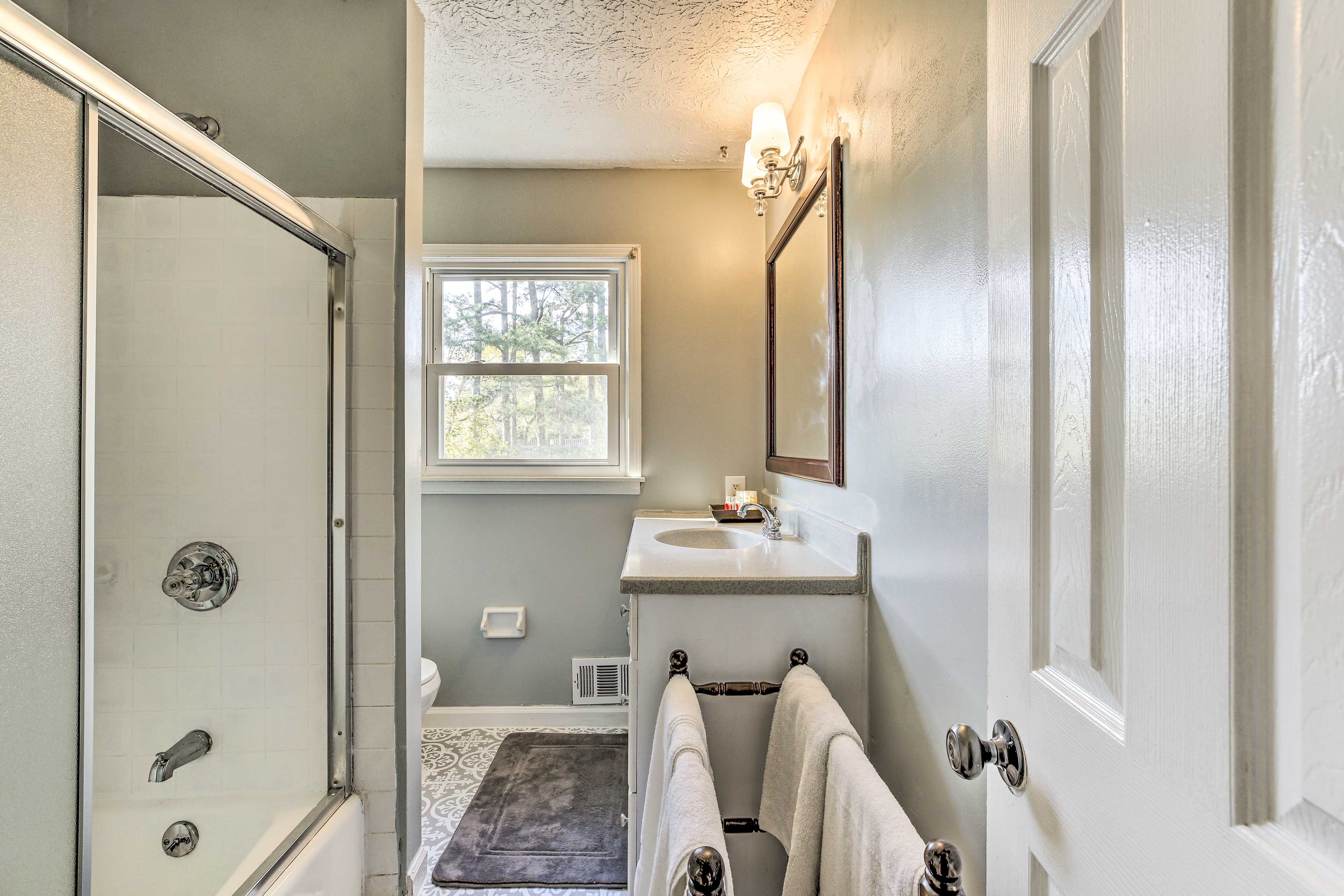 Bathroom | 3rd Floor