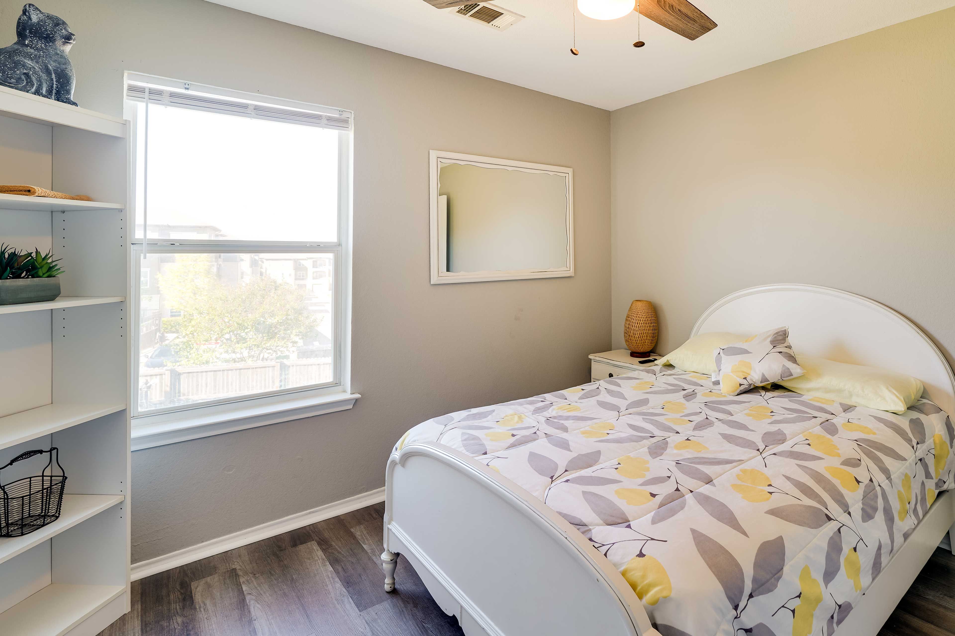 Bedroom 3 | Queen Bed | Smart TV w/ Cable