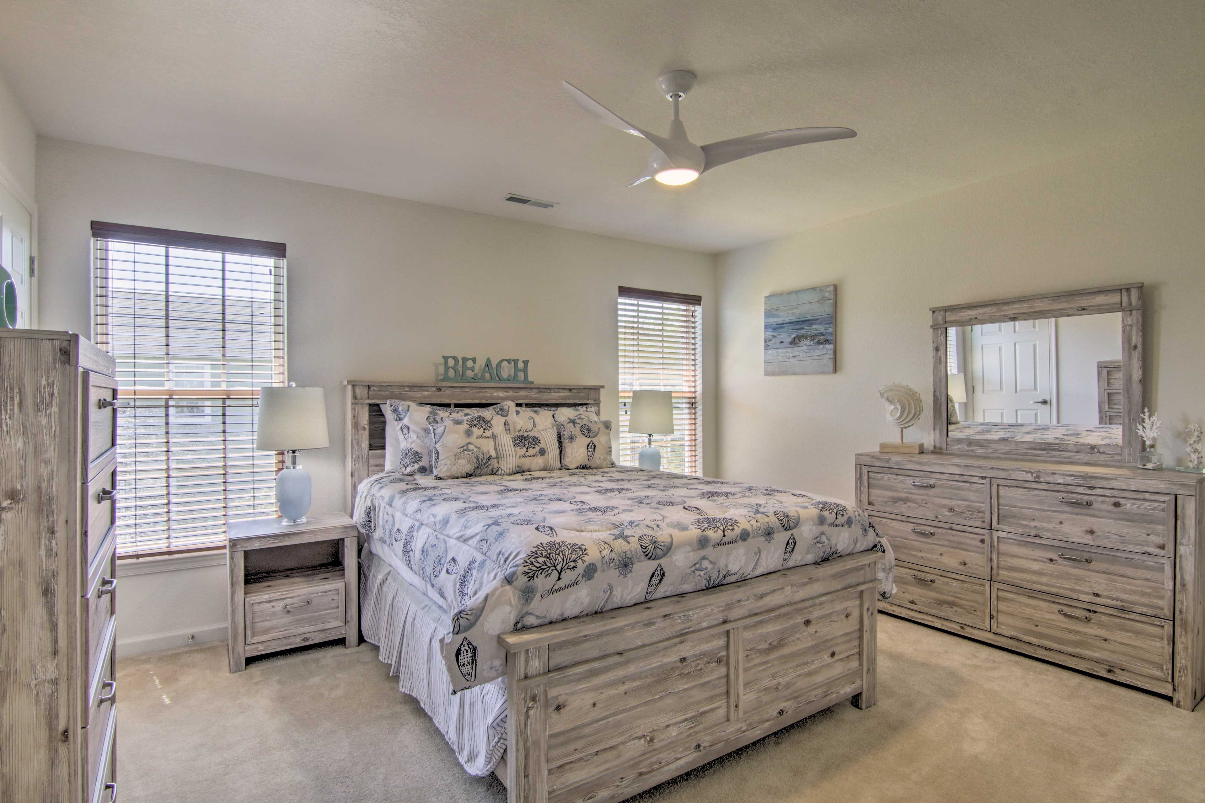 Bedroom 2 | Queen Bed | Smart TV | 2nd Floor