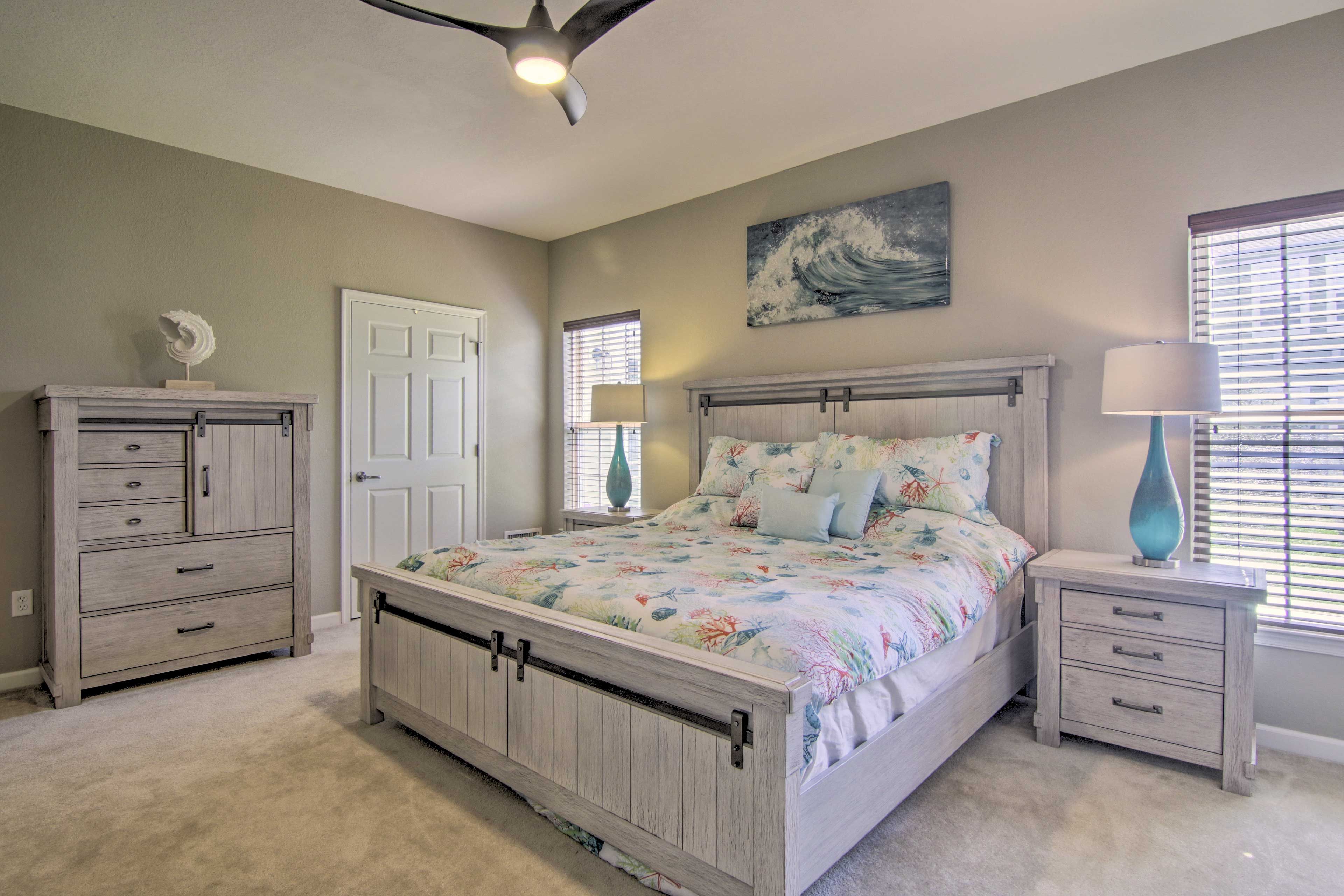 Bedroom 1 | King Bed | En-Suite Bathroom | Smart TV | 1st Floor