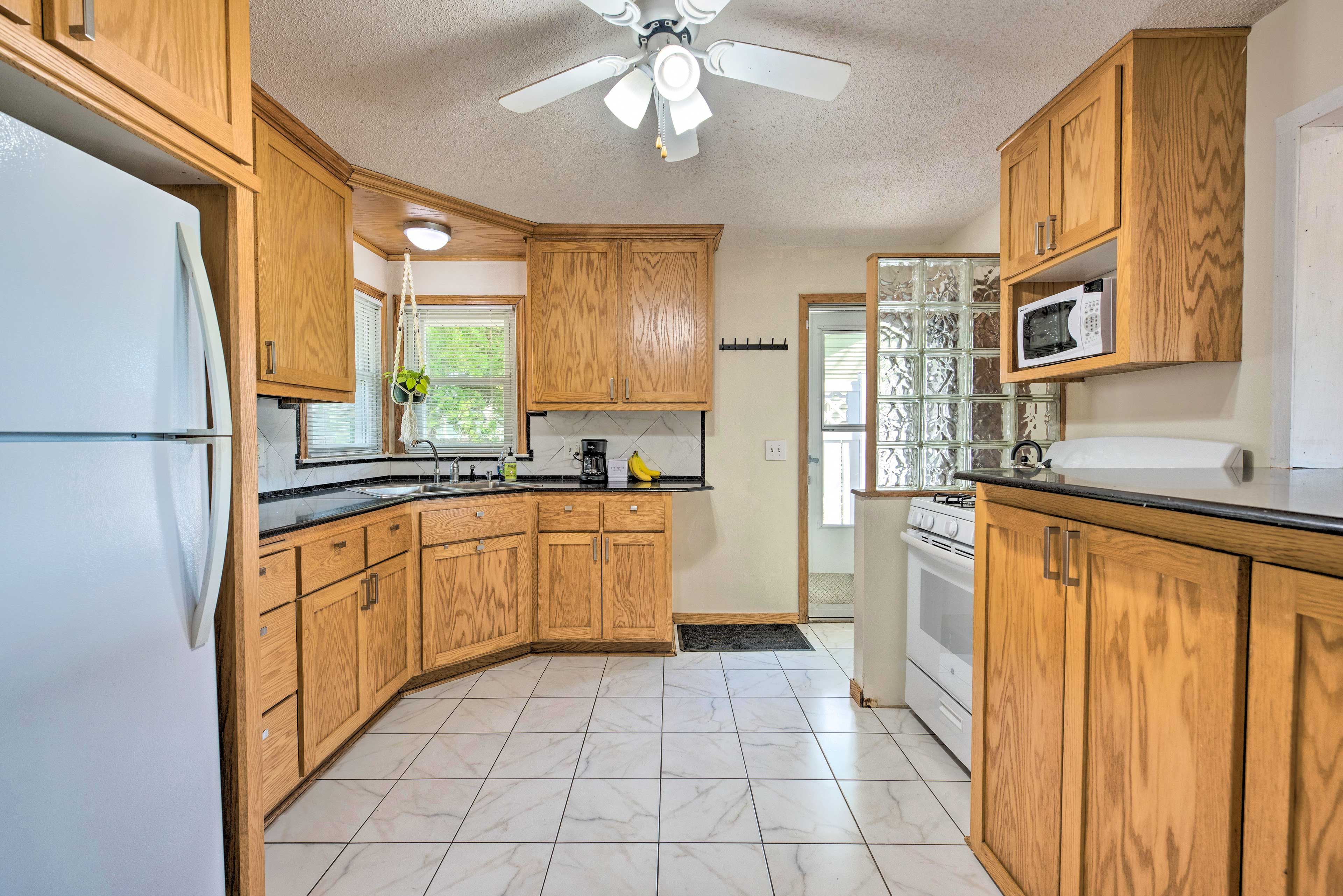 Kitchen | Main Level | Coffee Maker | Trash Bags + Paper Towels