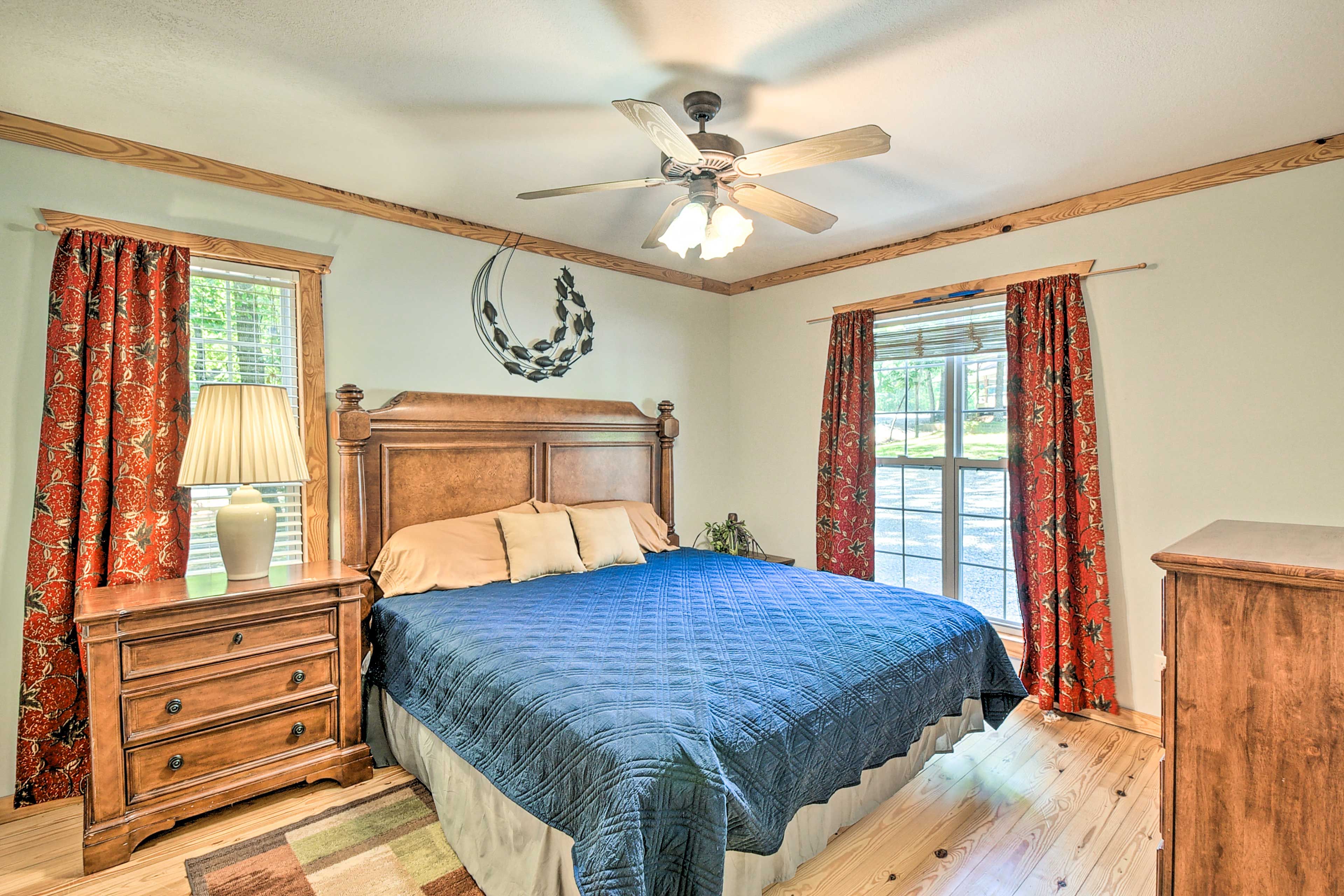 Bedroom 1 | King Bed | Linens Provided