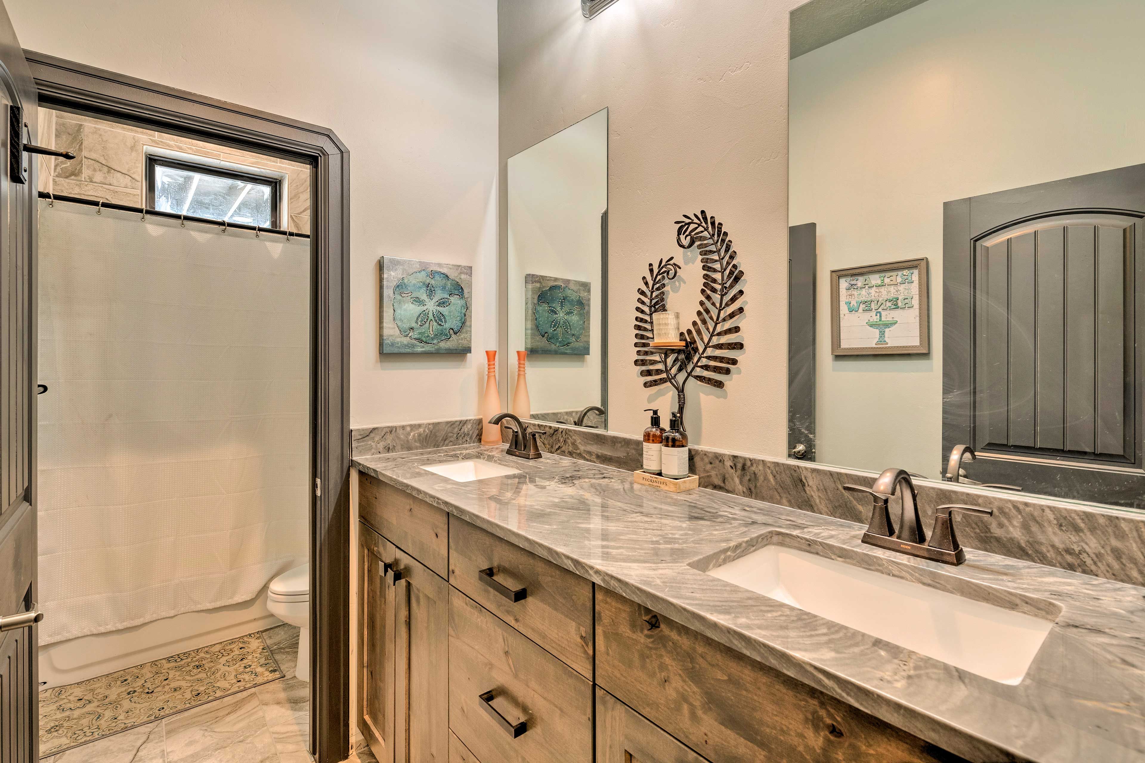 Full Bathroom | Hair Dryer