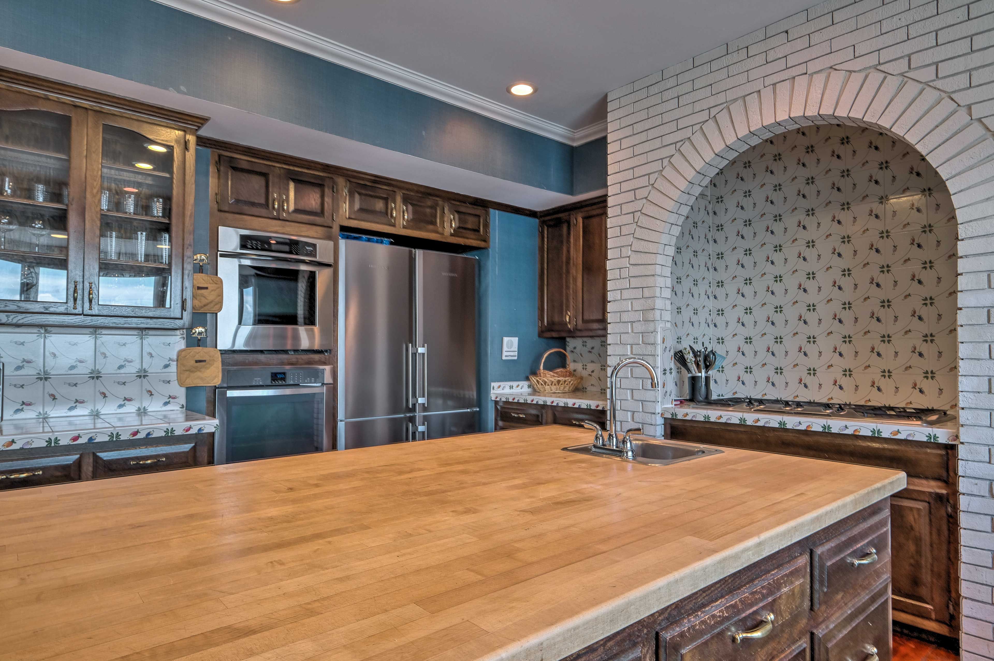 Gas Cook Top | Double Oven | Fridge | Microwave