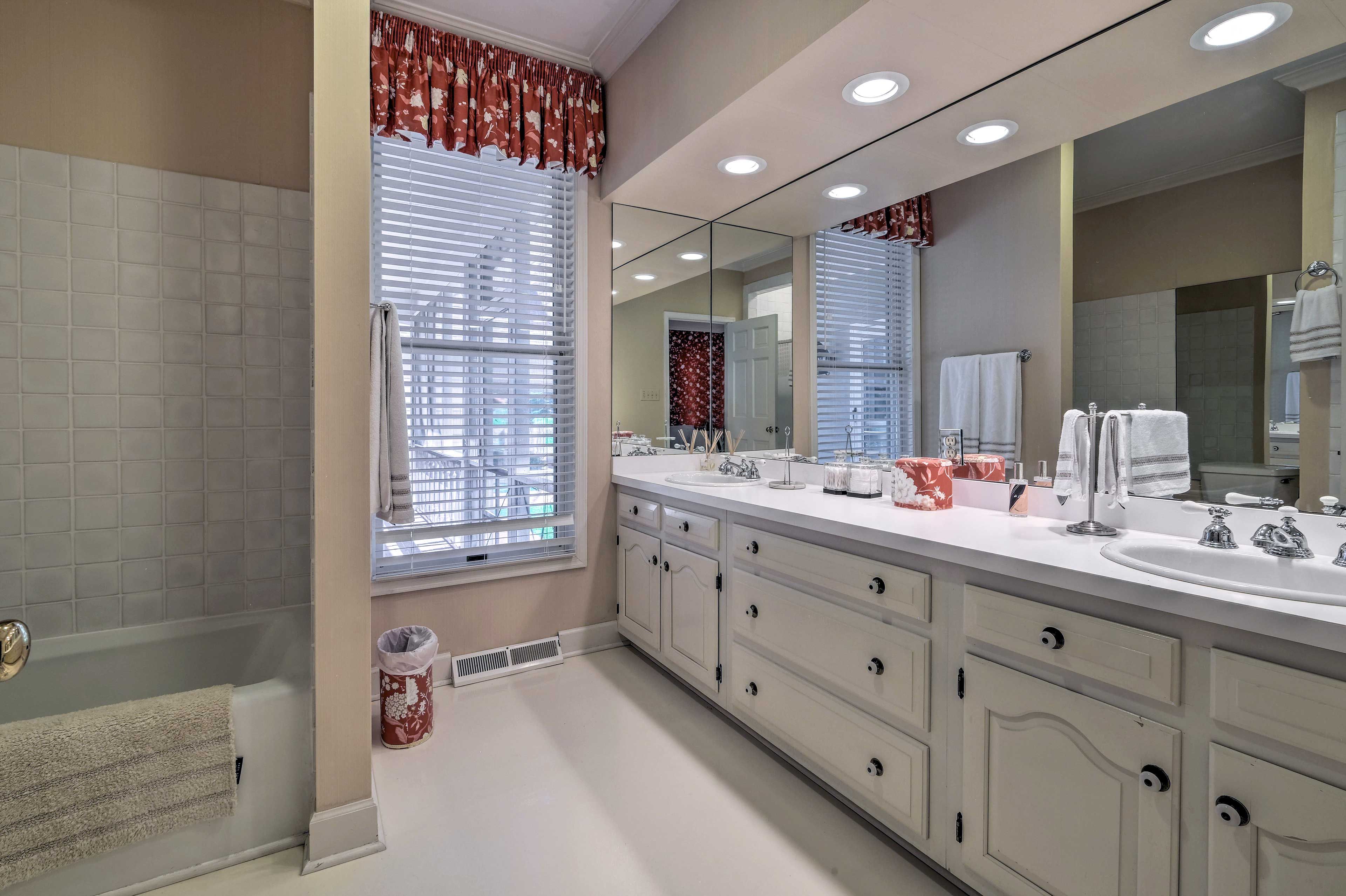 Full En-Suite Bathroom