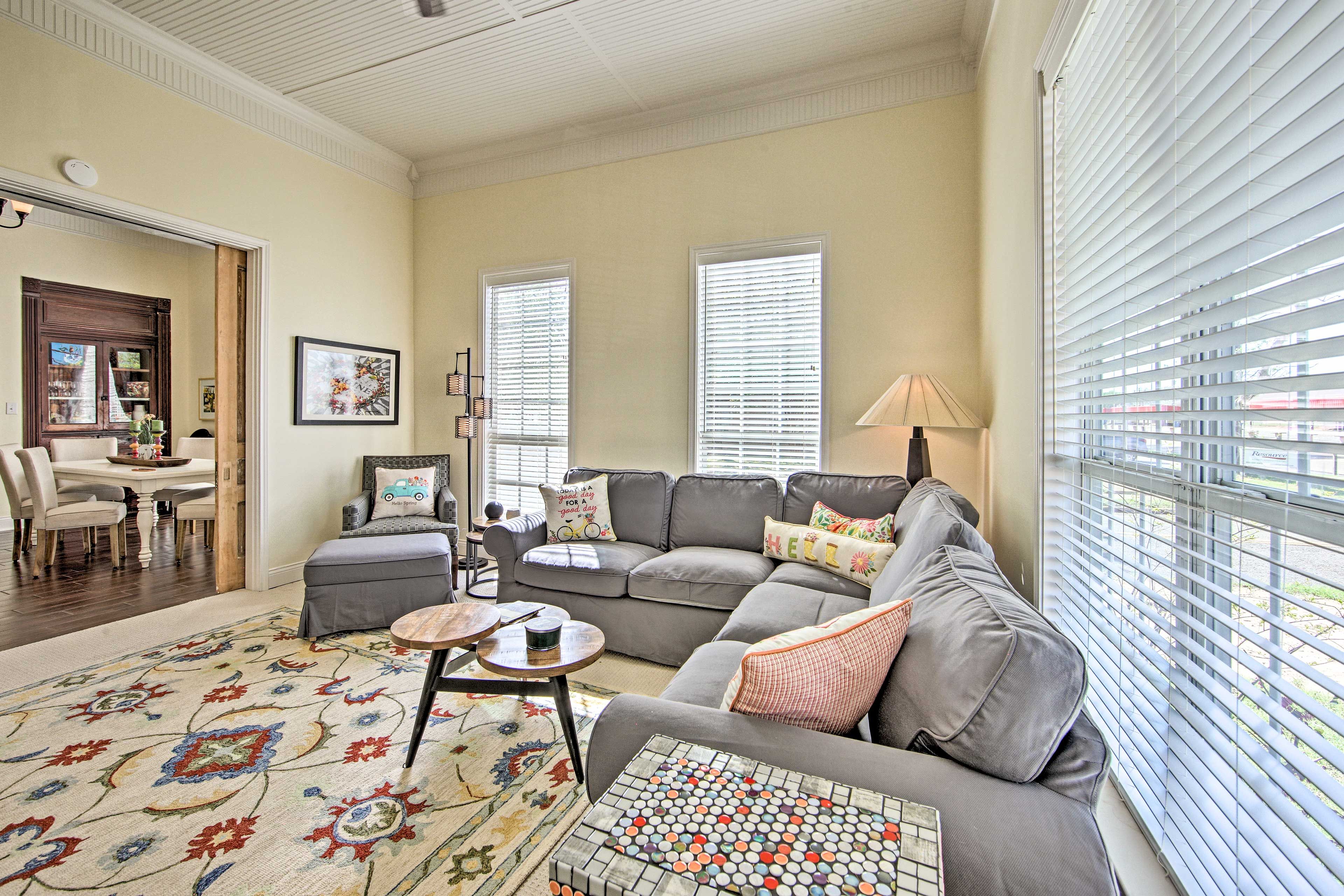 Living Room | Free WiFi