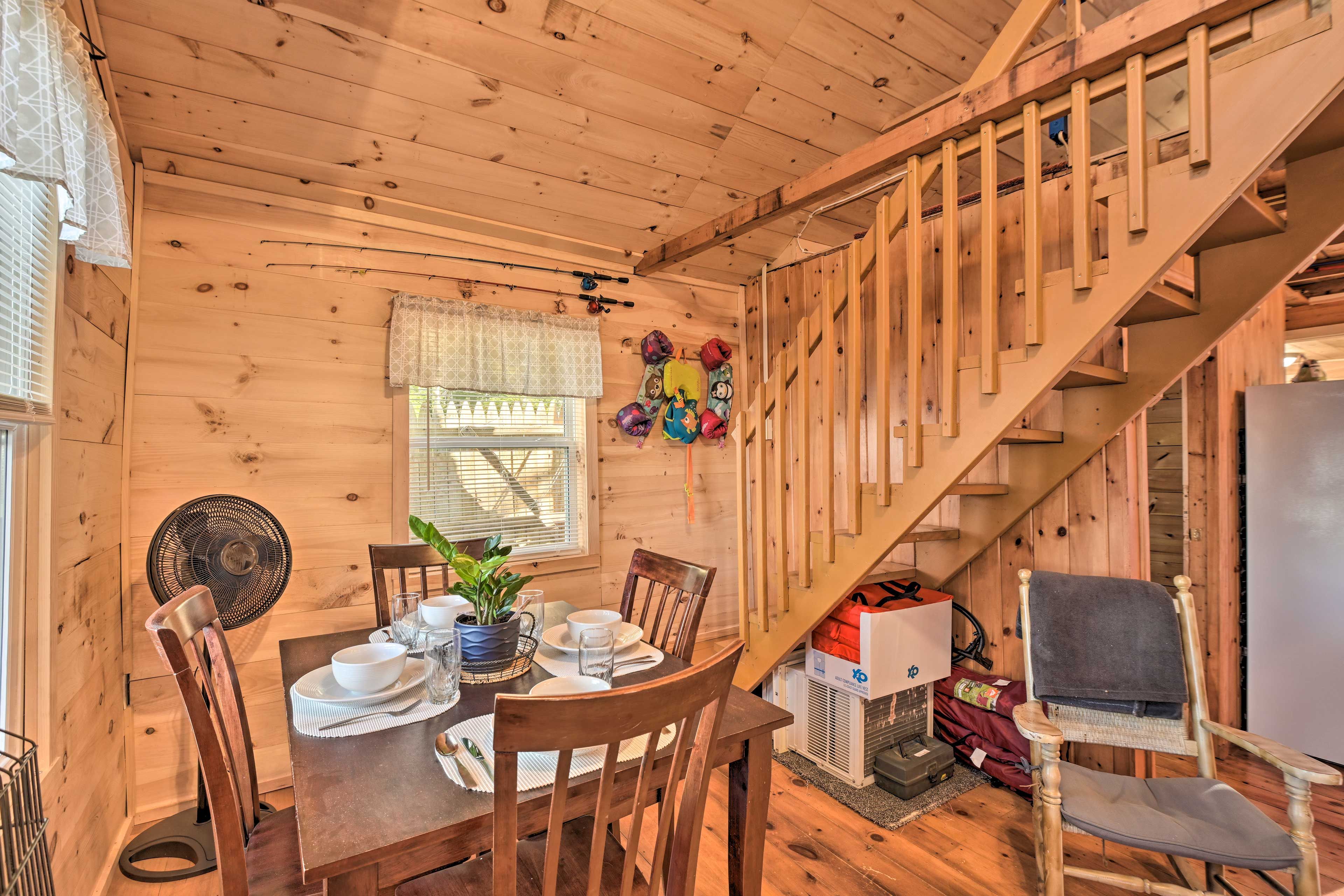 Dining Area | Dishware/Flatware