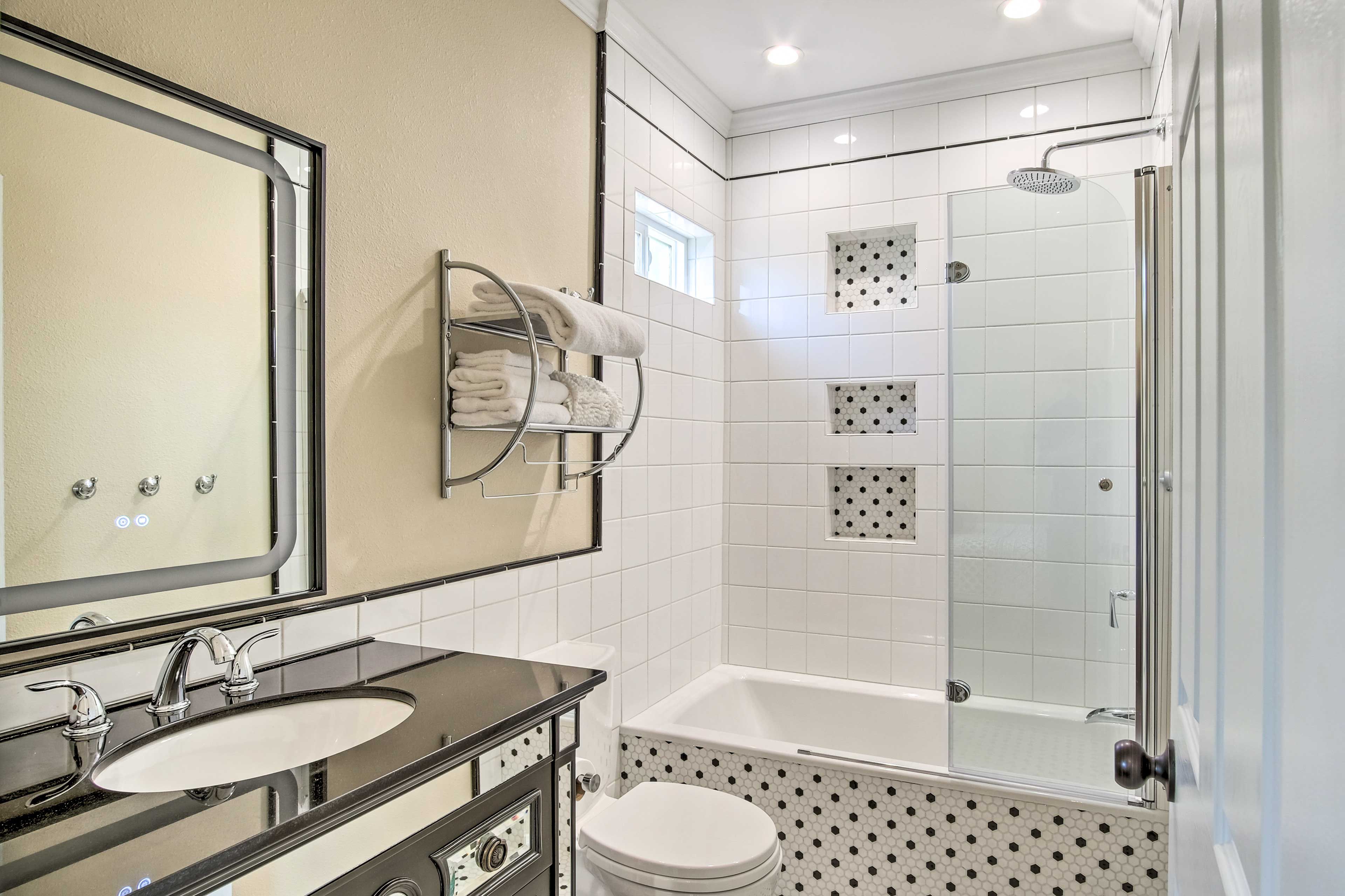 Full Bathroom | 1st Floor