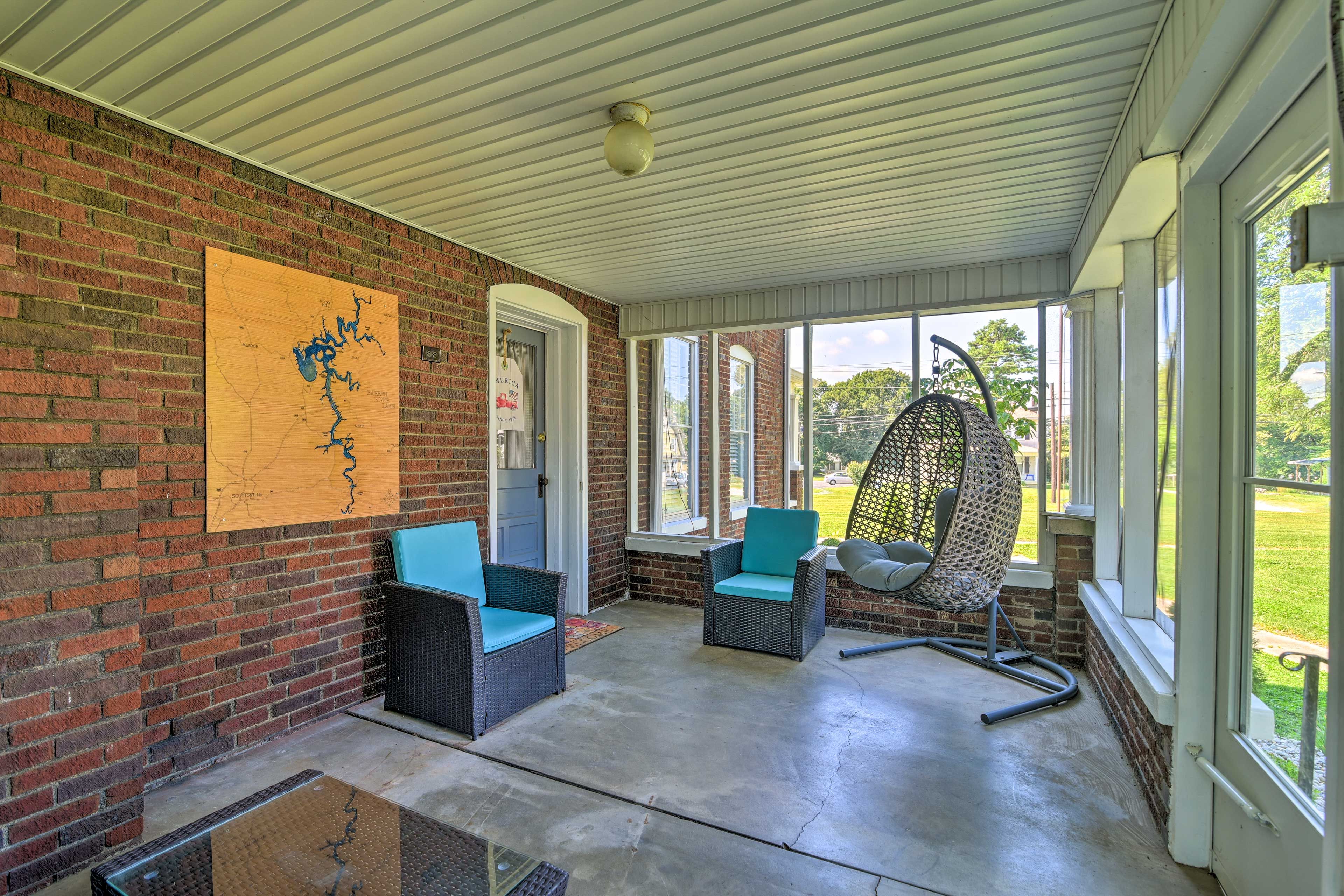 Screened-In Porch