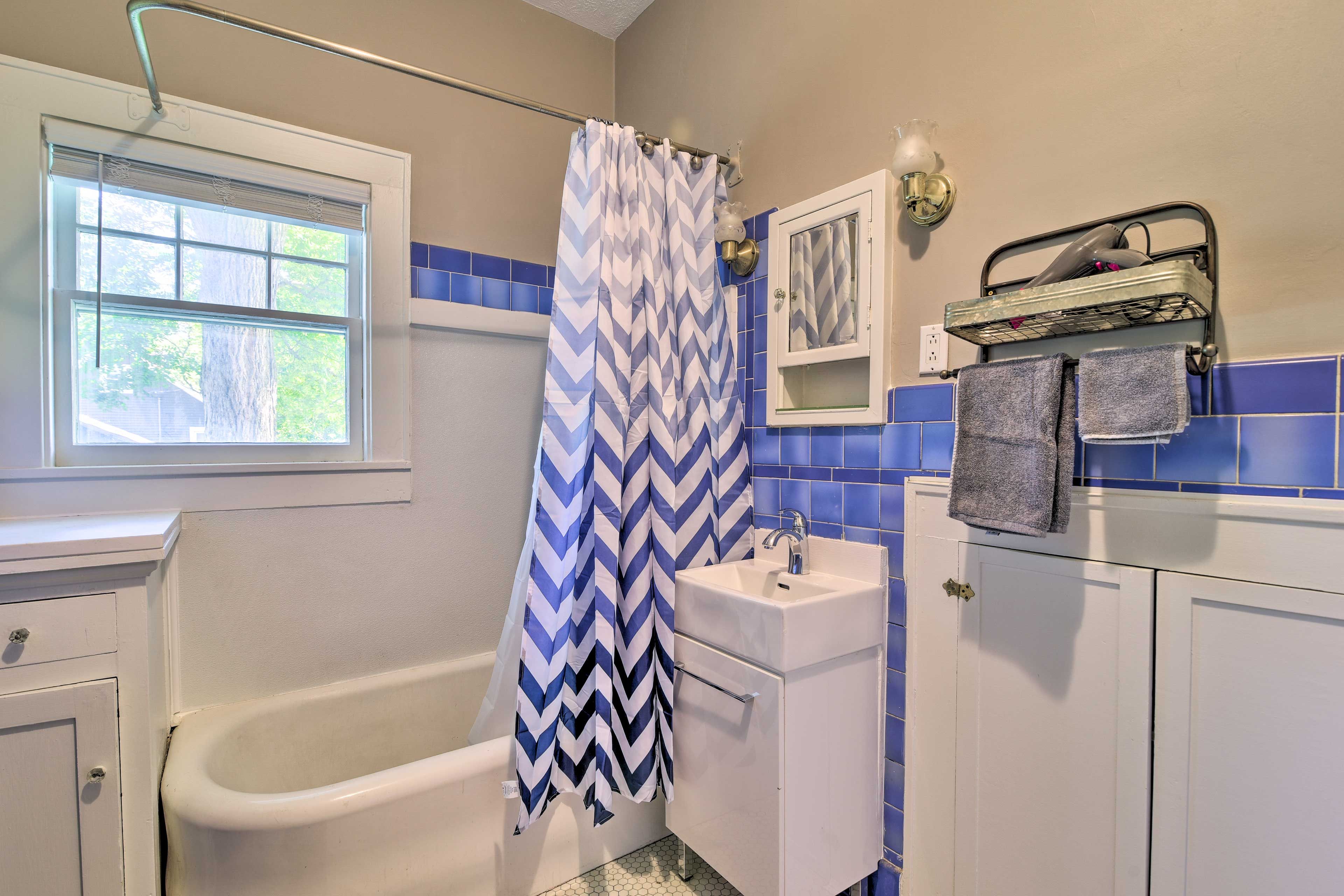 Full Bathroom | Main Floor