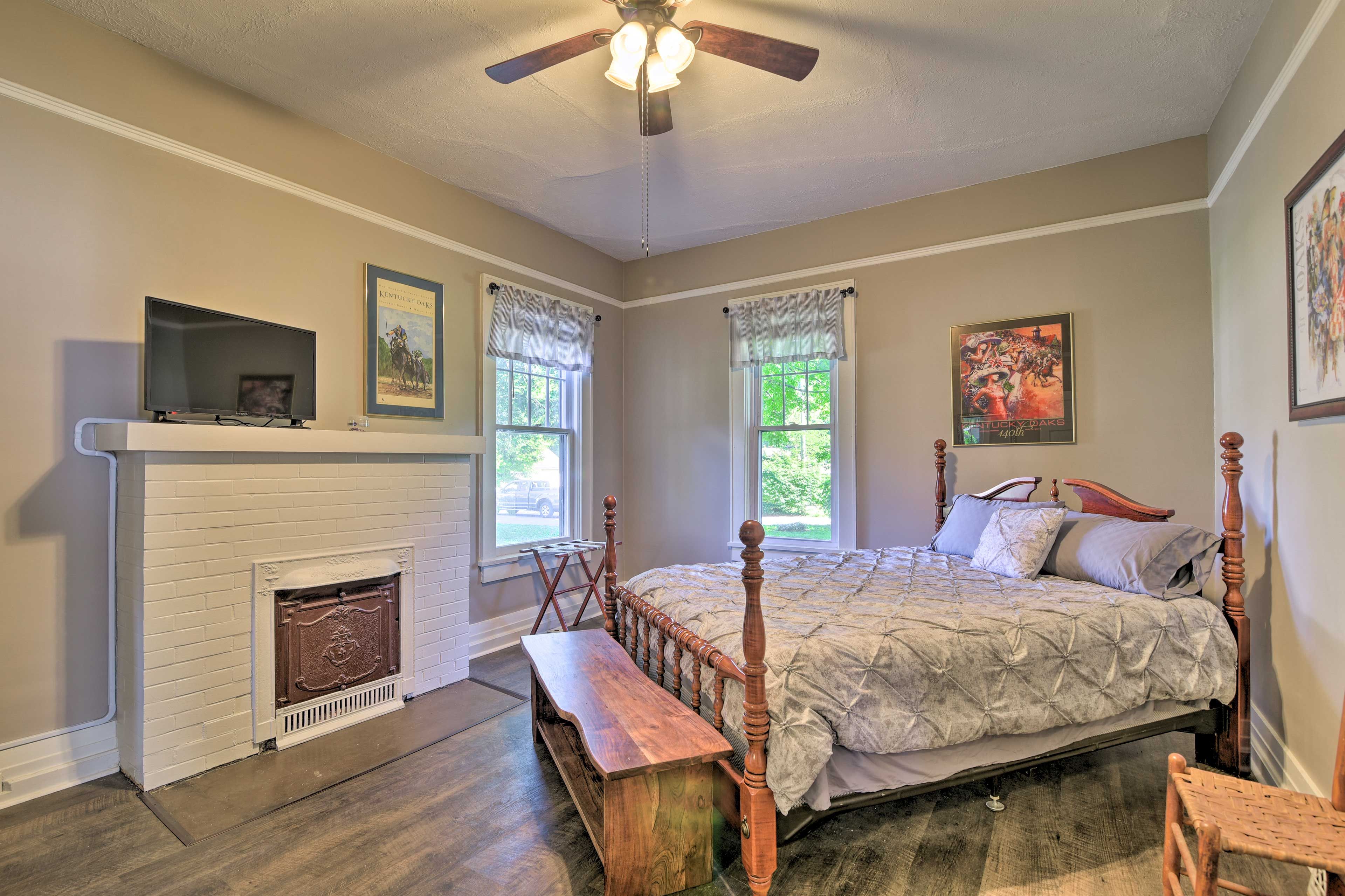Bedroom 4 | Queen Bed | Main Floor
