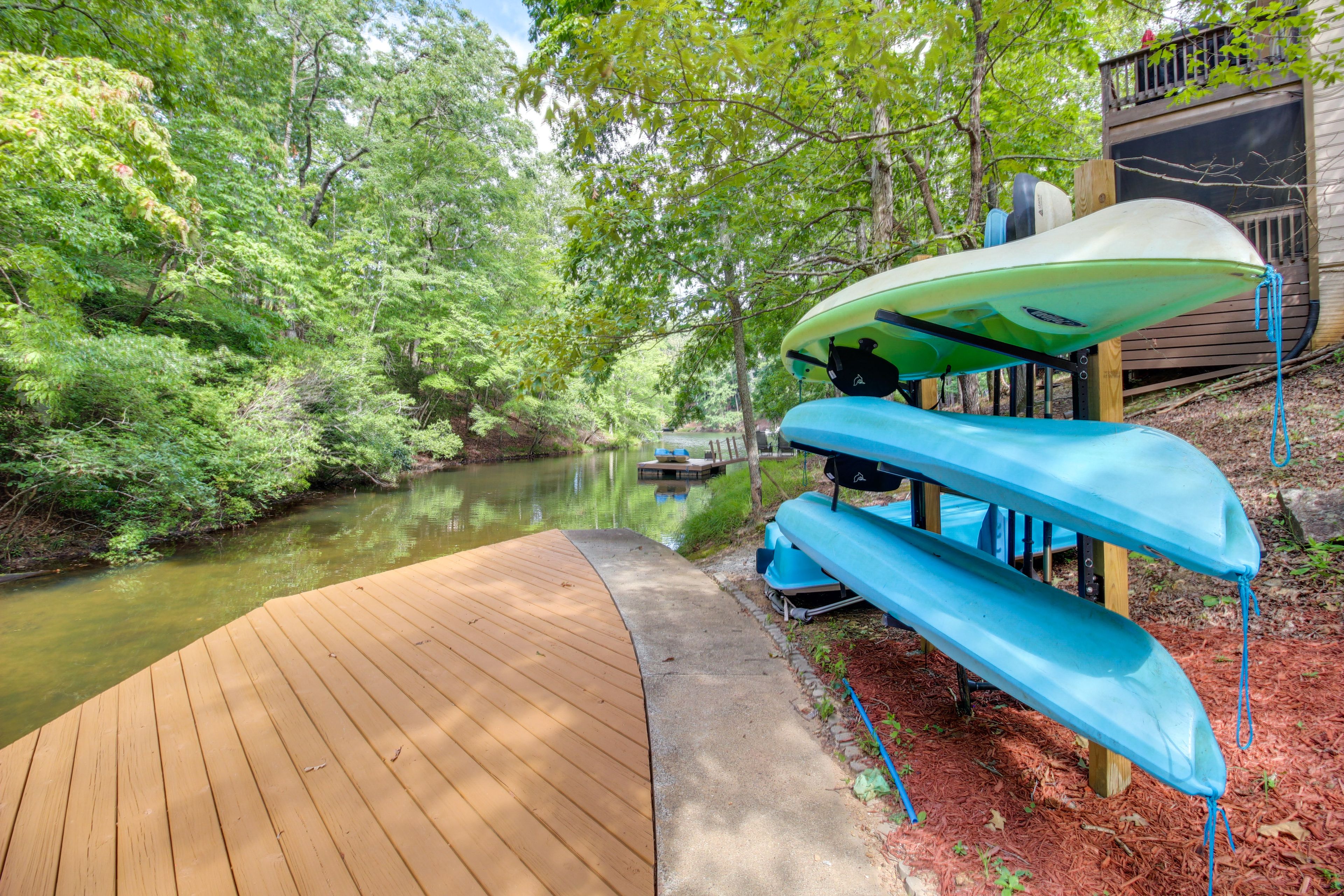 Boat Dock | 3 Kayaks | Paddleboat | Life Vests Available