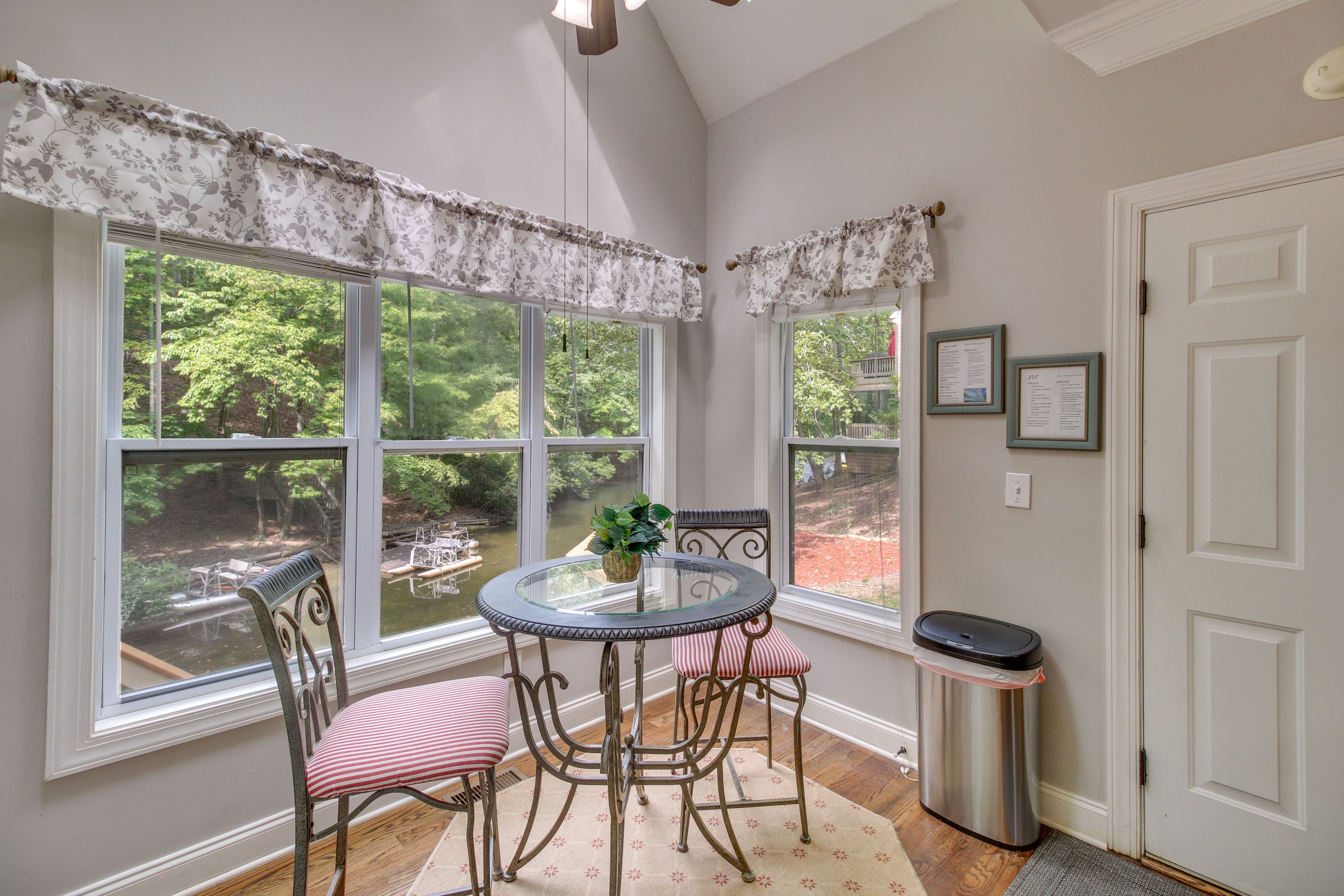 Additional Dining Area | High-Top Table