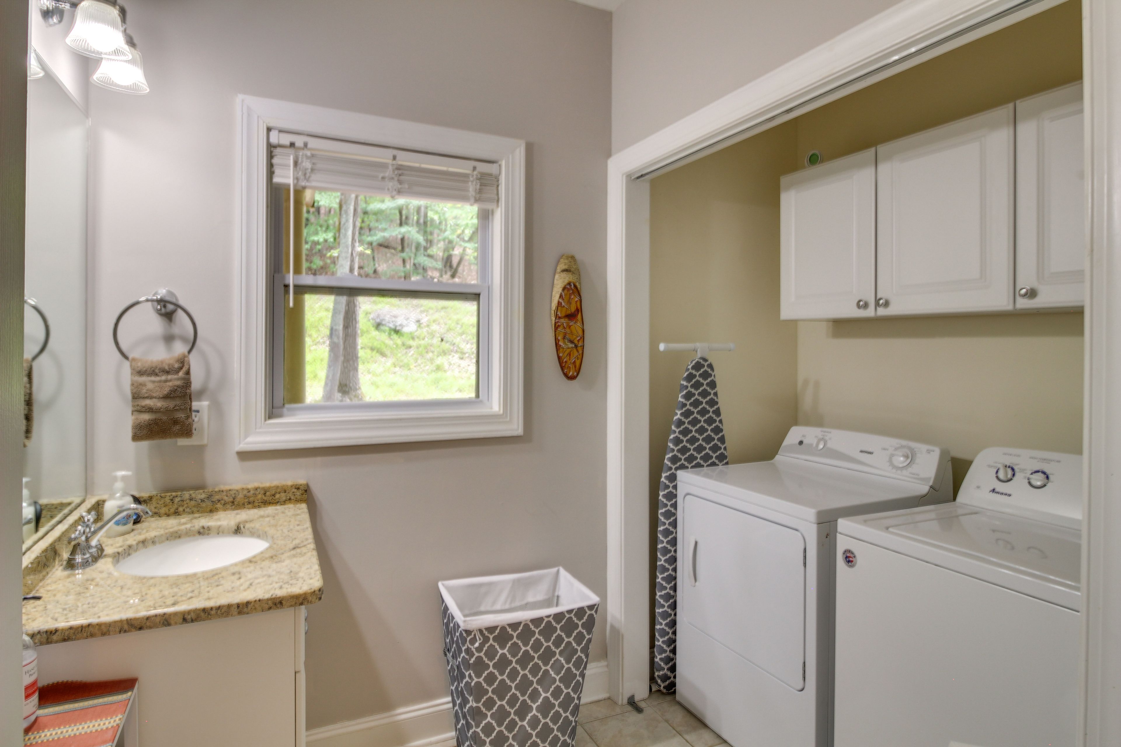 Half Bathroom | Washer/Dryer | Iron/Board | Laundry Detergent