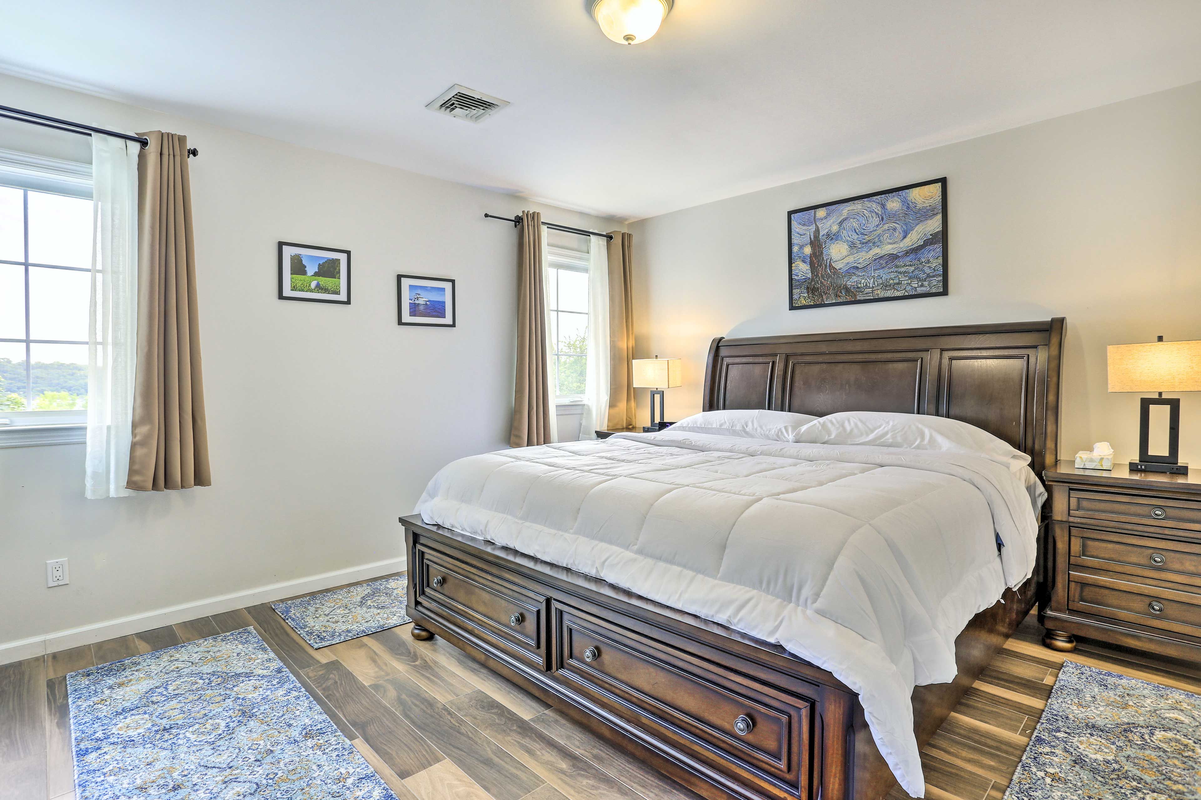 Bedroom 1 | King Bed