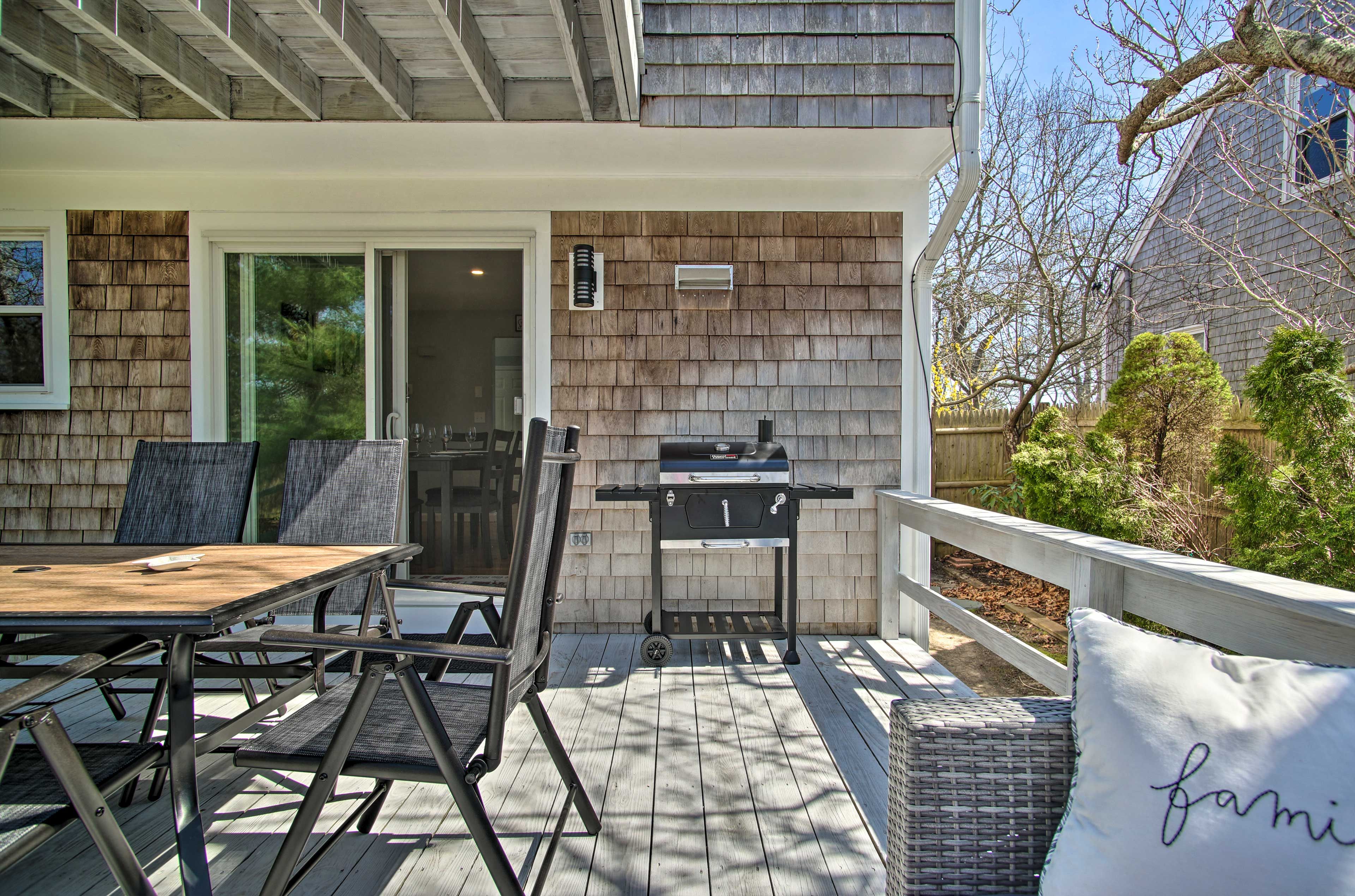 Furnished Deck | Charcoal Grill