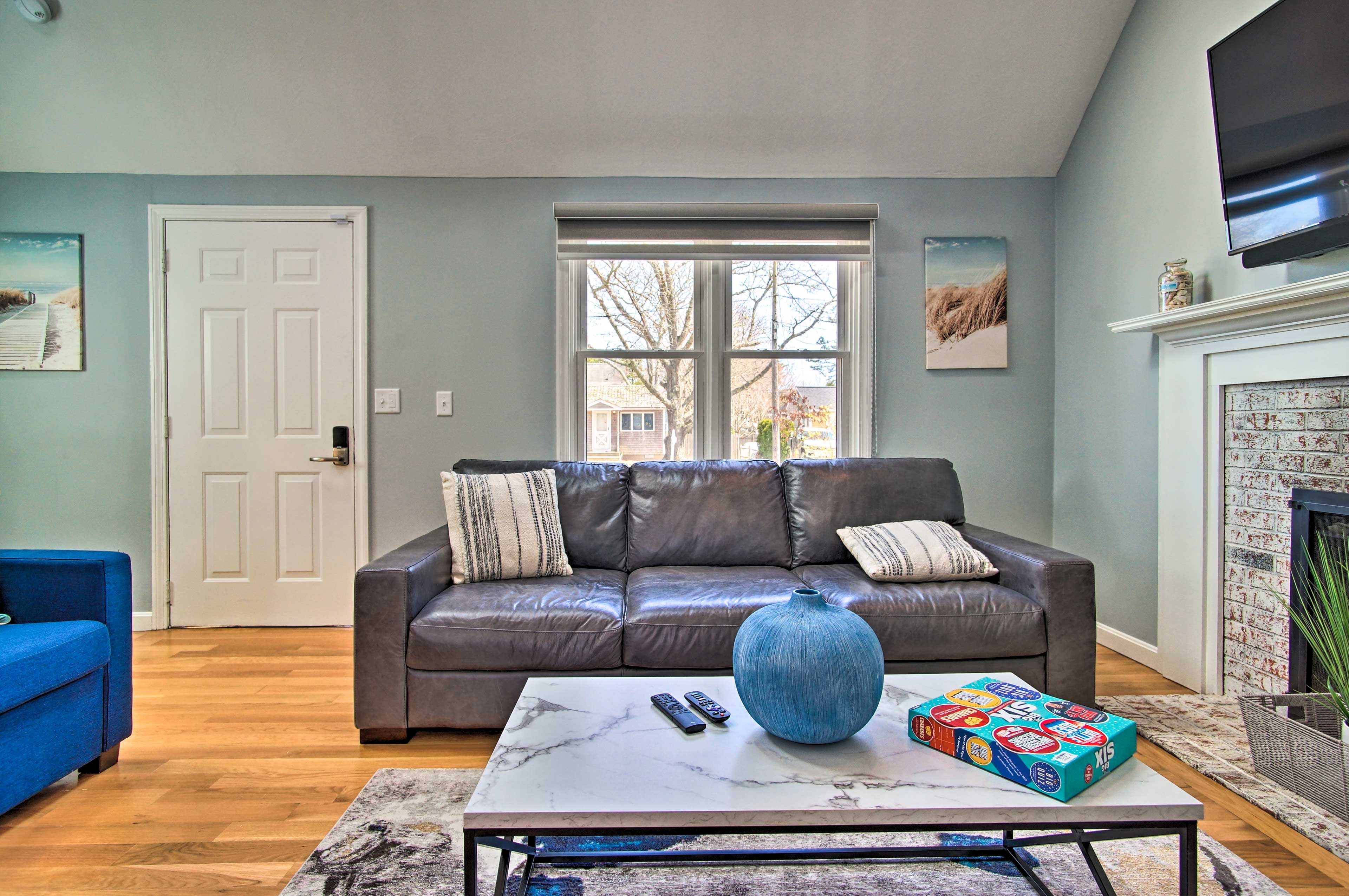 Living Room | Keyless Entry