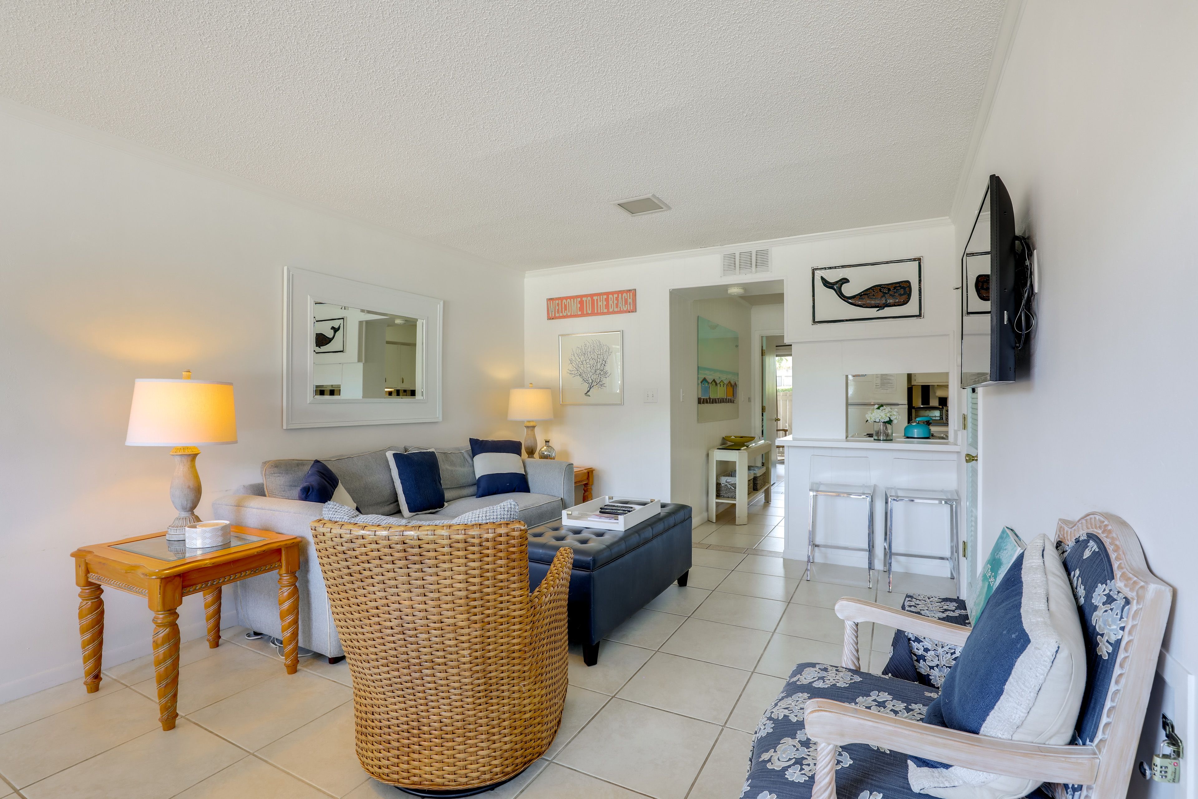 Living Room | Smart TV | Free WiFi | 1st Floor