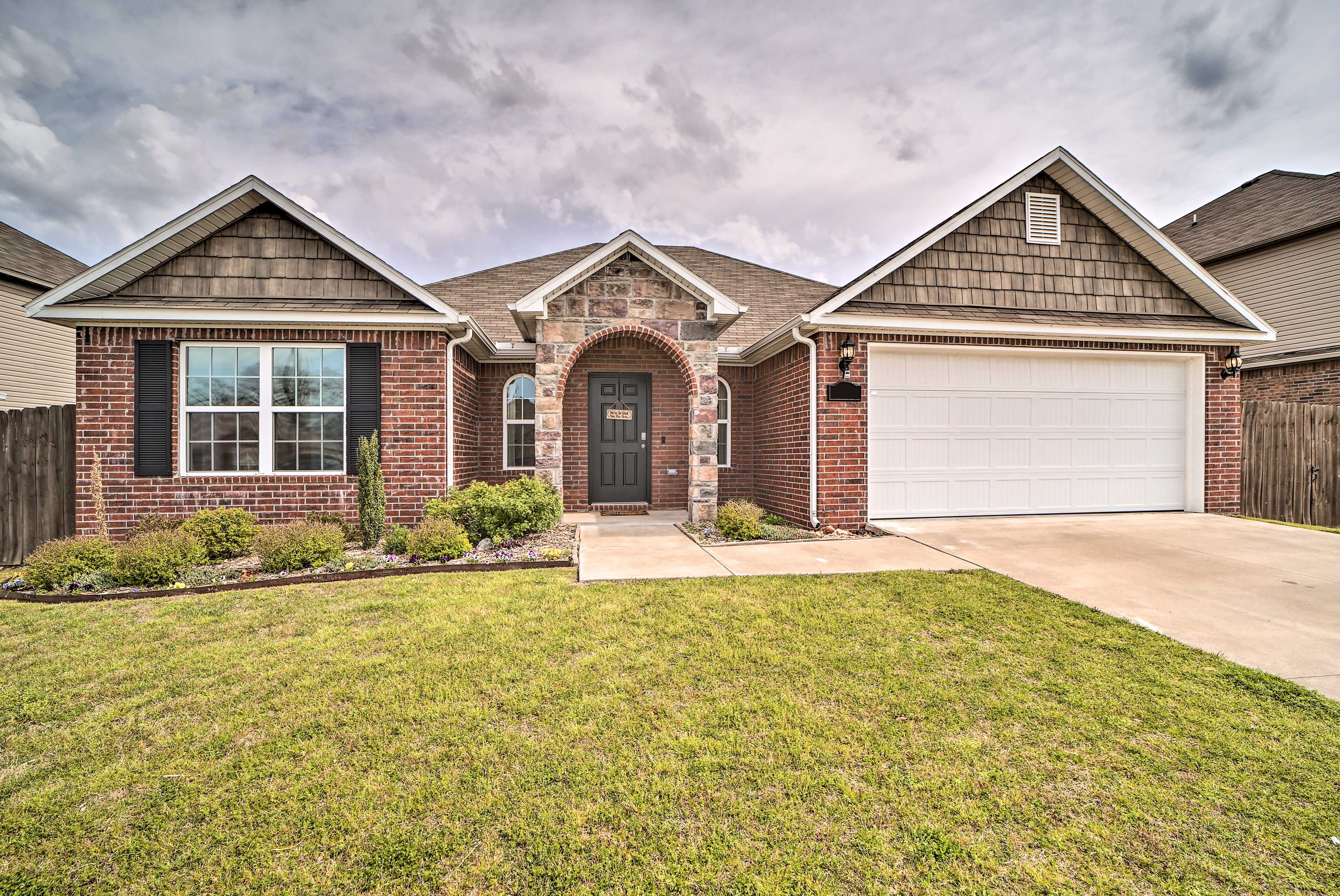 Home Exterior | Front Entrance