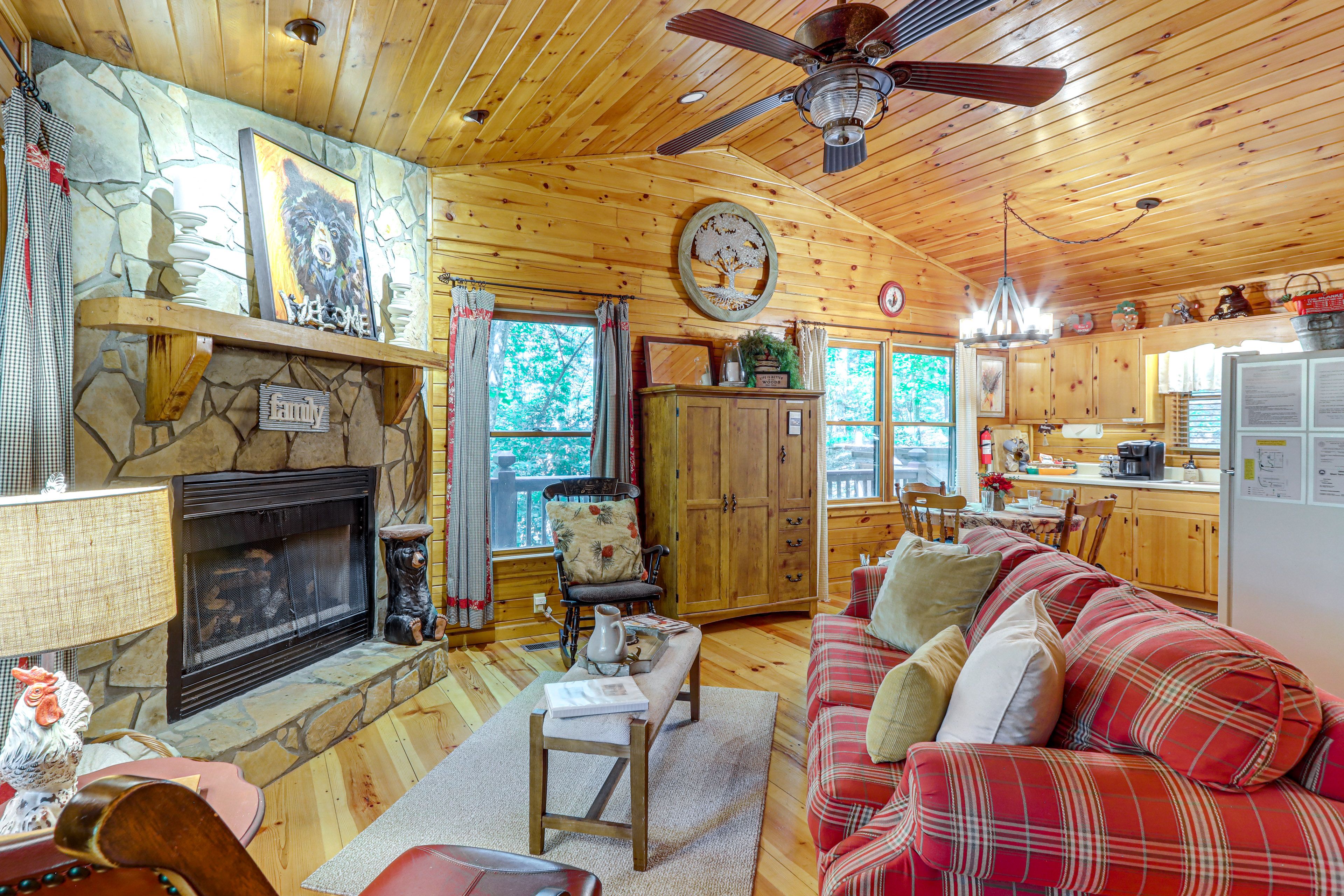 Living Area | Gas Fireplace