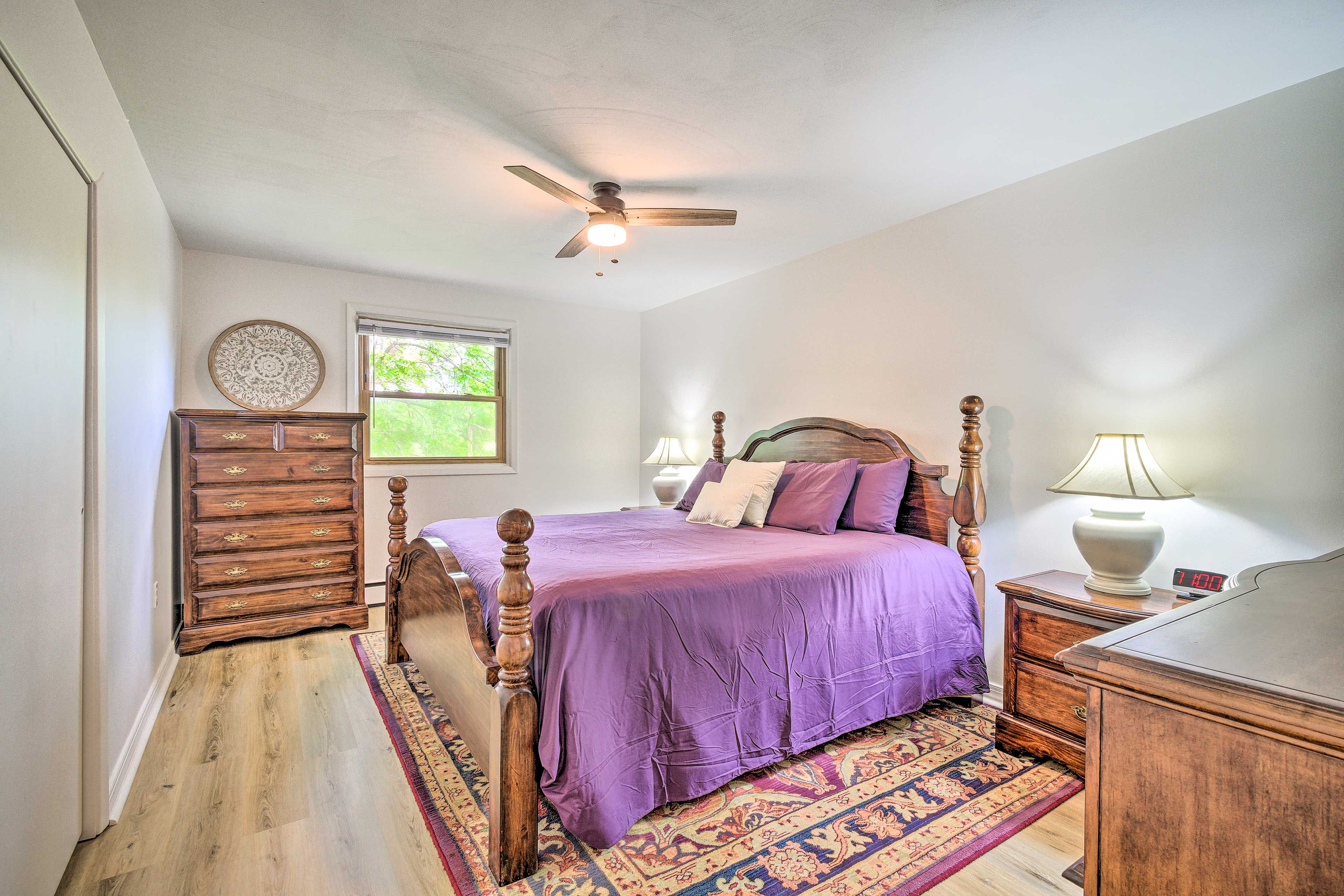 Bedroom 2 | King Bed