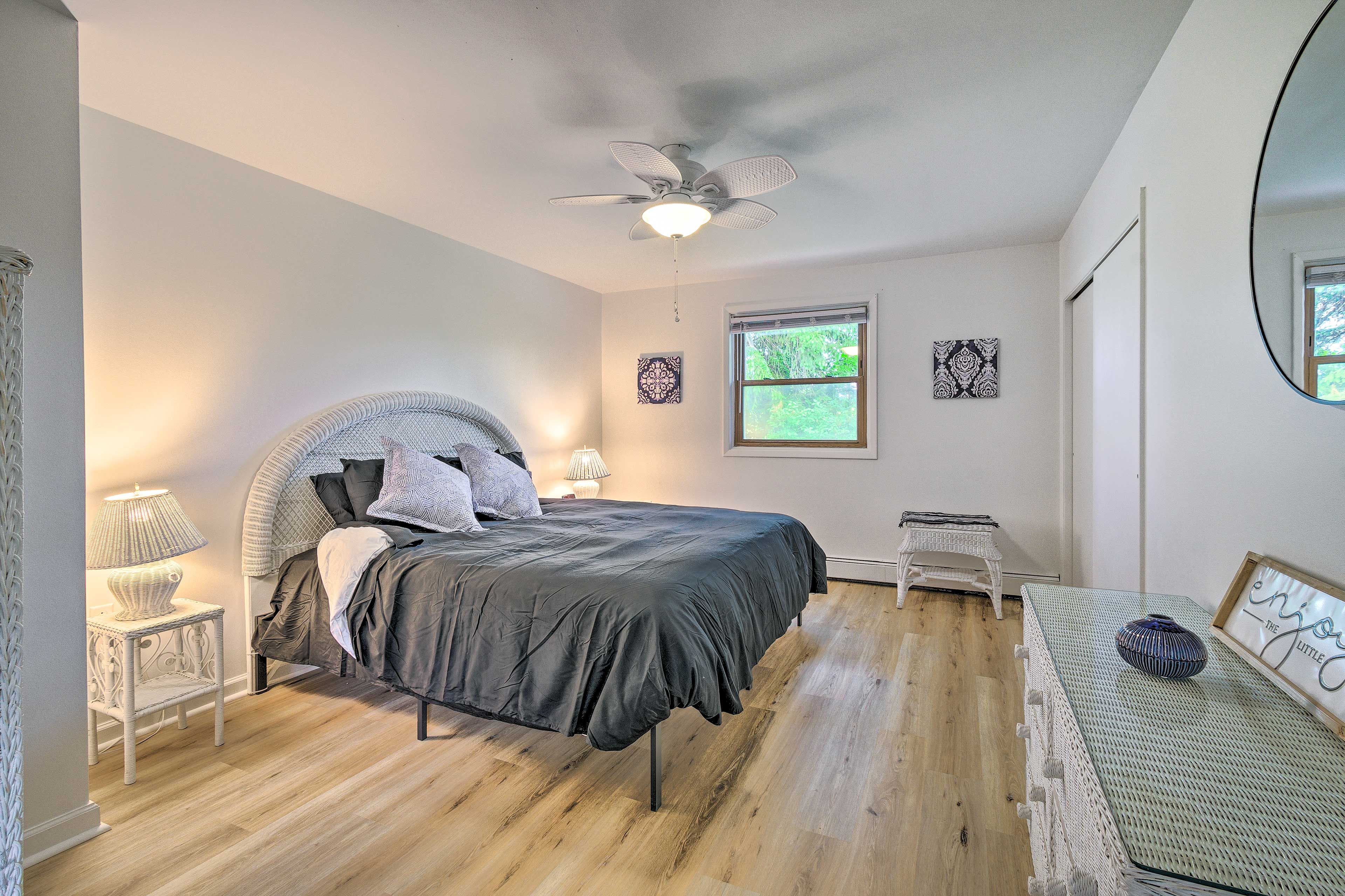 Bedroom 1 | King Bed | Linens Provided