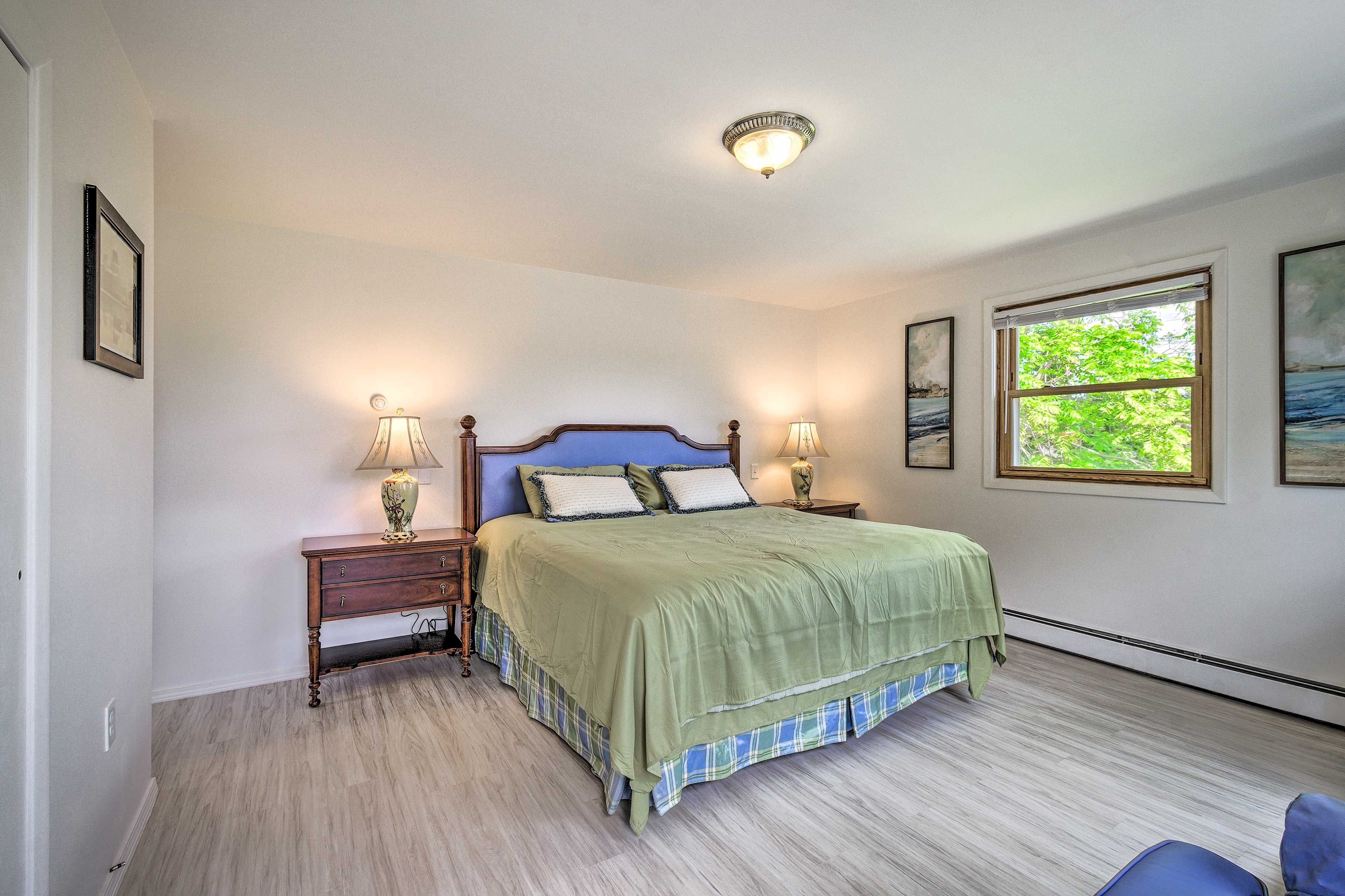 Bedroom 3 | King Bed