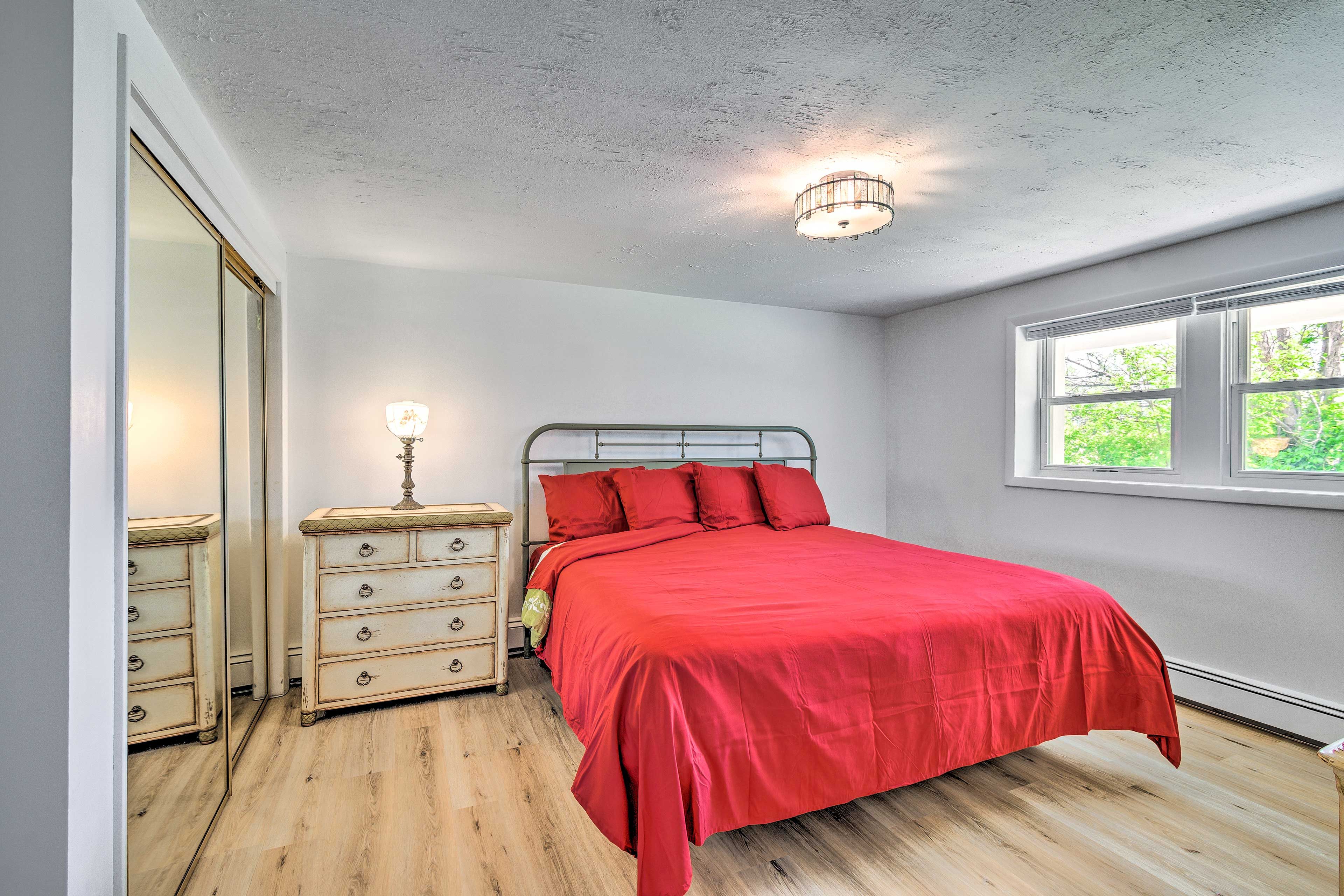 Bedroom 5 | King Bed | Basement