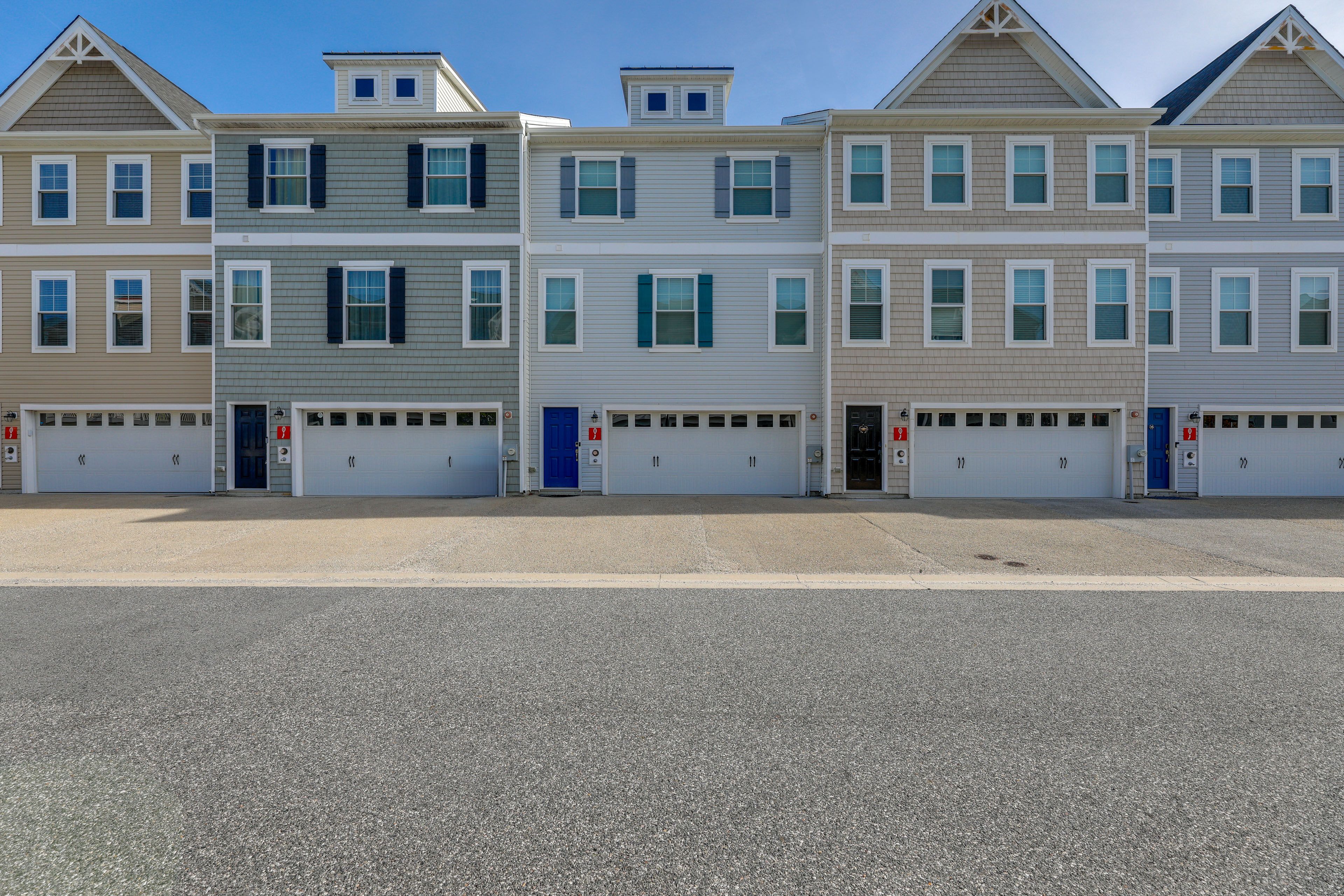 Parking | Garage (1 Vehicle) | Driveway (2 Vehicles)