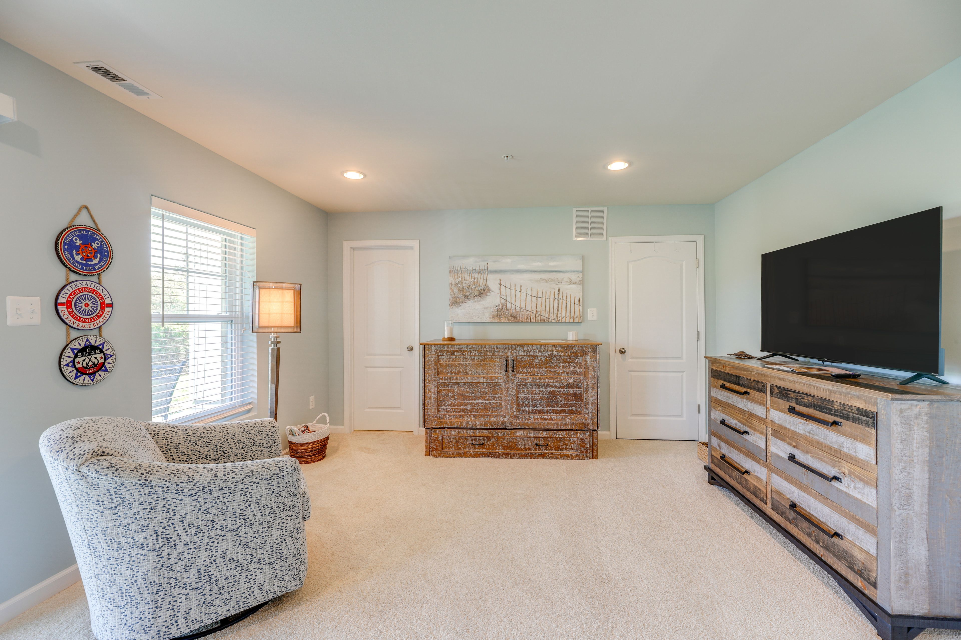 Bonus Room | Queen Murphy Bed | Smart TV