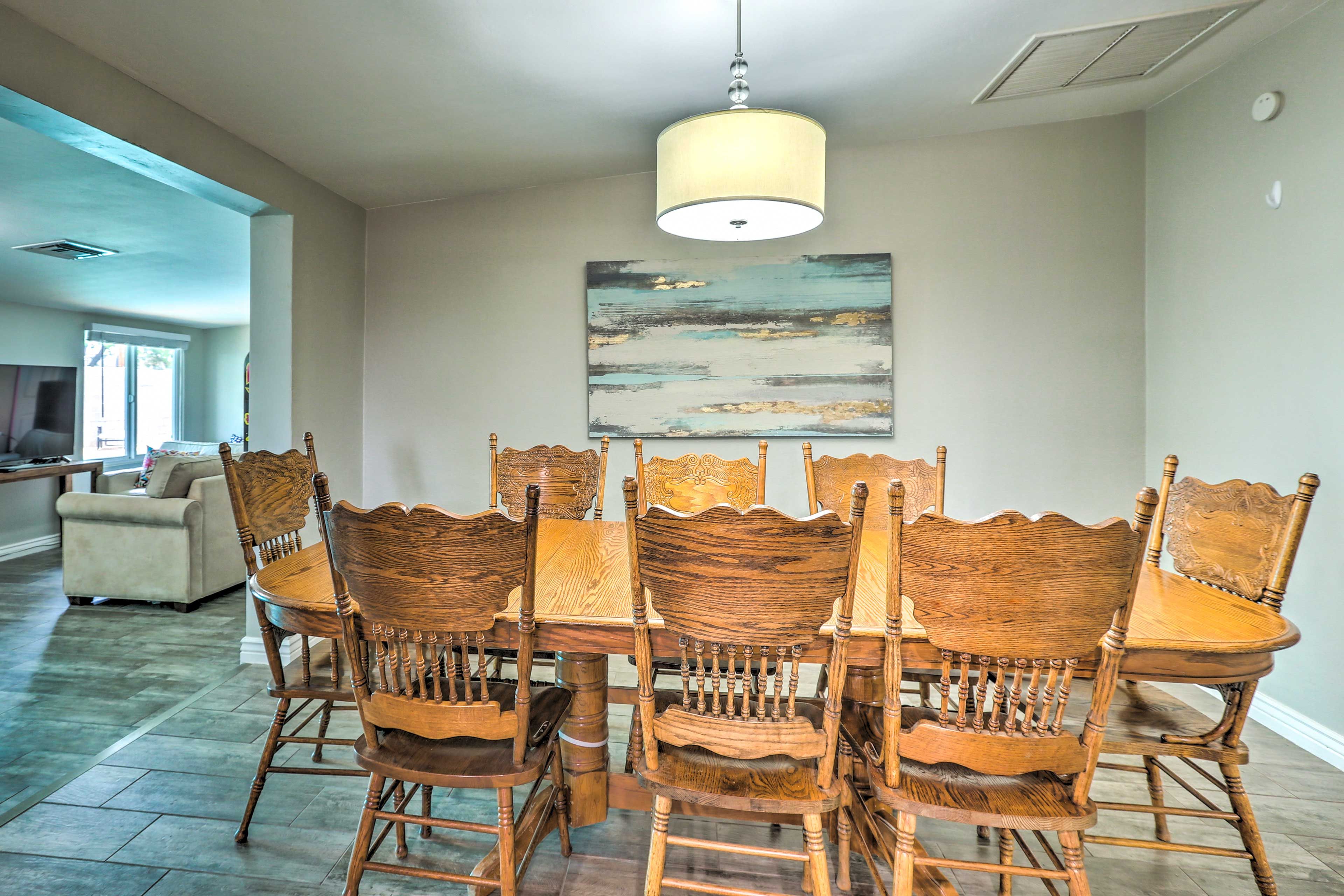 Dining Area | Dishware Provided