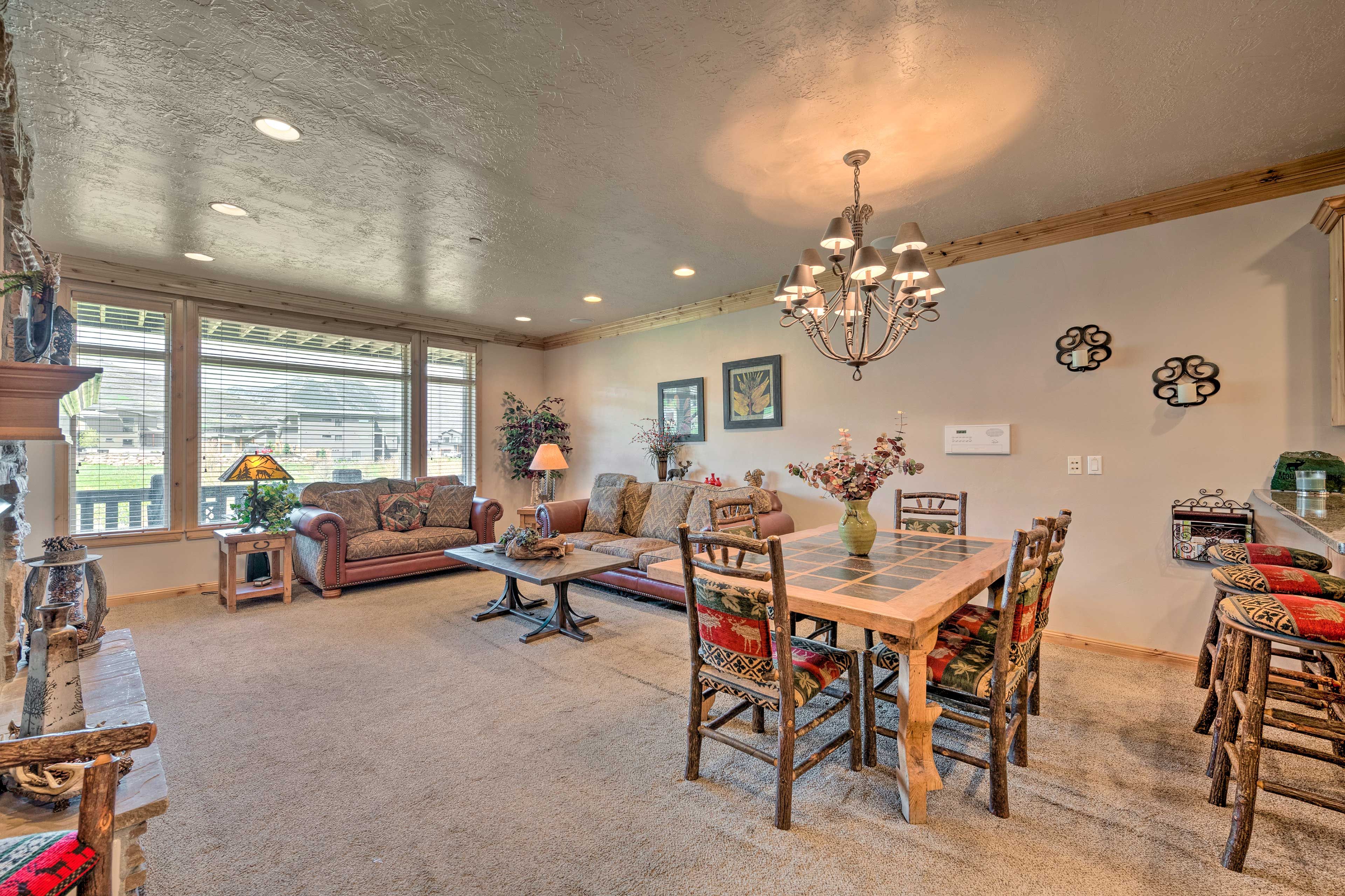 Dining Area | Dishware Provided